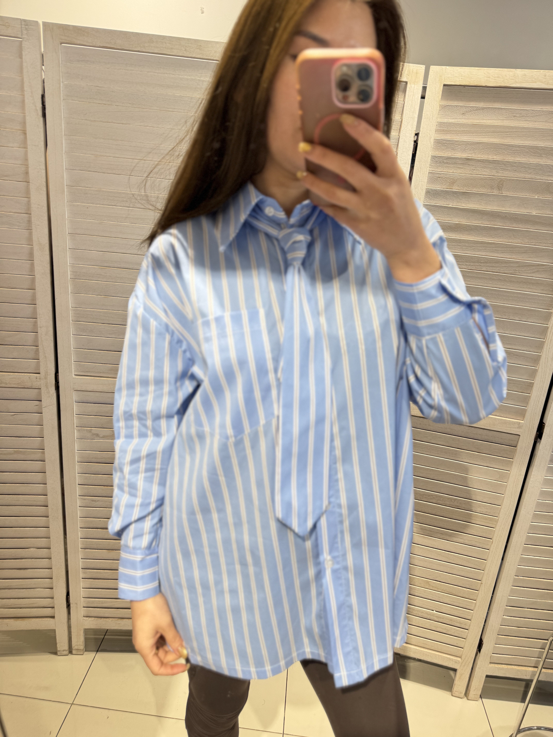 Wholesaler Victoria & Isaac - Elegant Striped Shirt