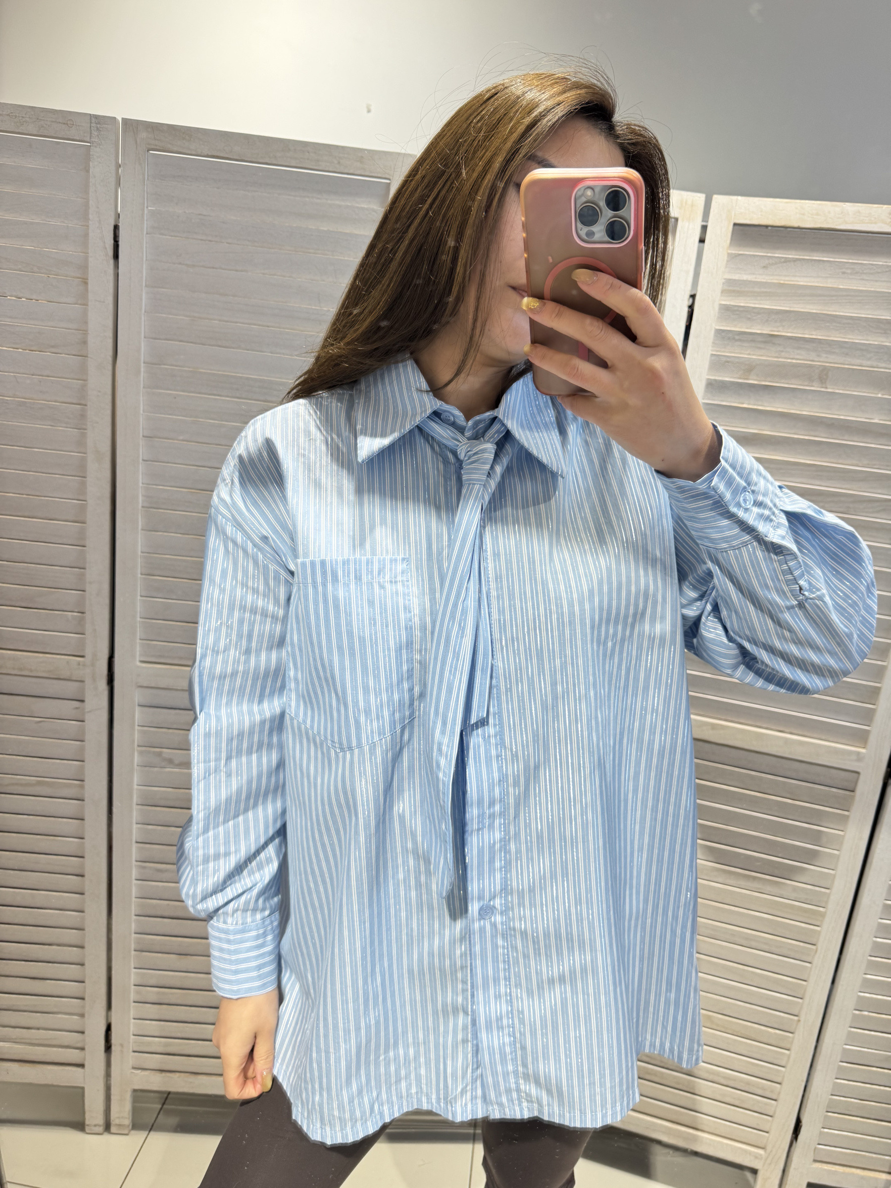 Wholesaler Victoria & Isaac - Elegant Striped Shirt