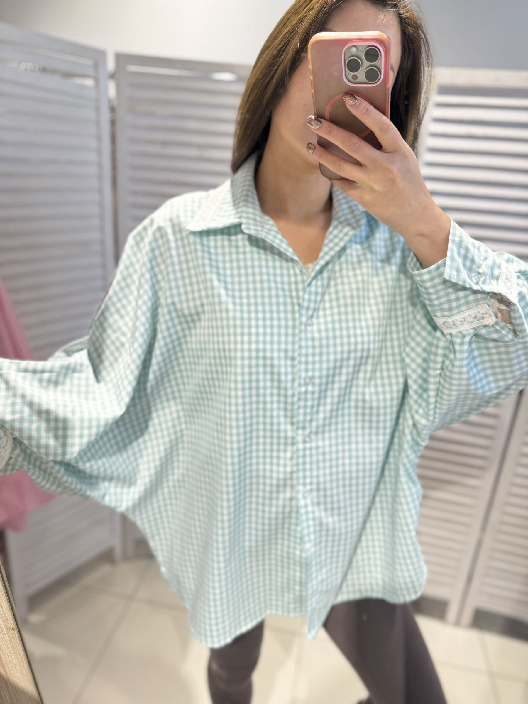 Wholesaler Victoria & Isaac - Oversized checkered shirt