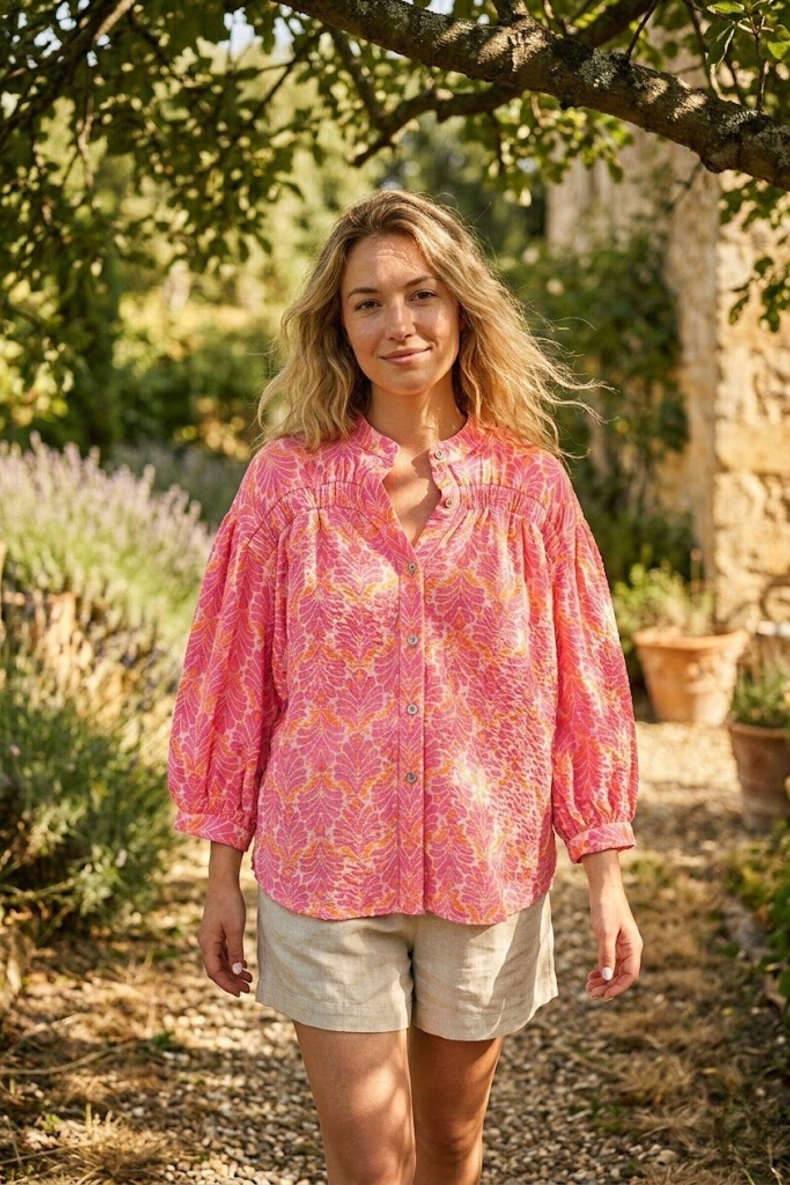 Mayorista Victoria & Isaac - Blusa holgada con estampado de hojas