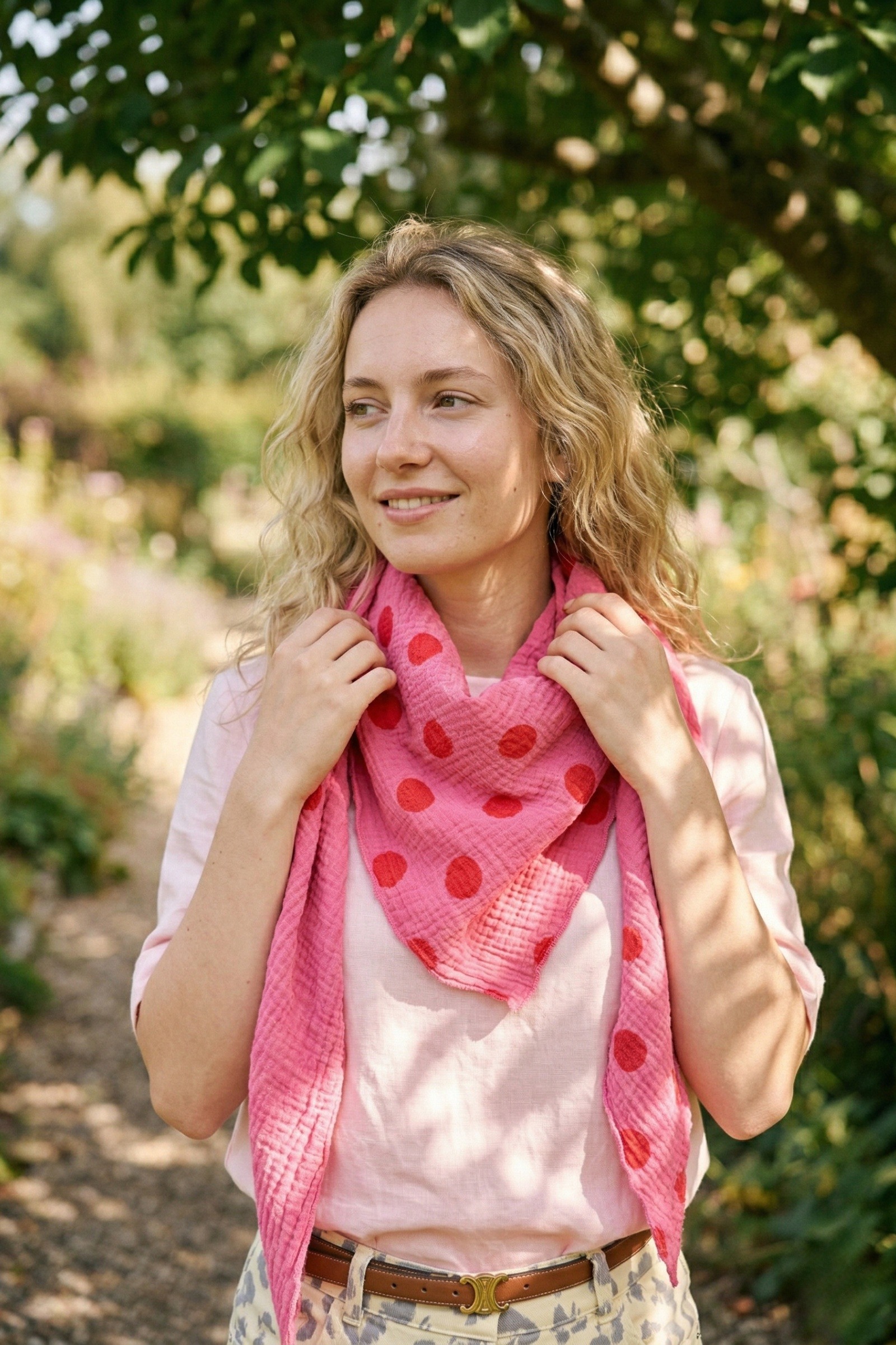 Grossiste Victoria & Isaac - Foulard à pois en coton