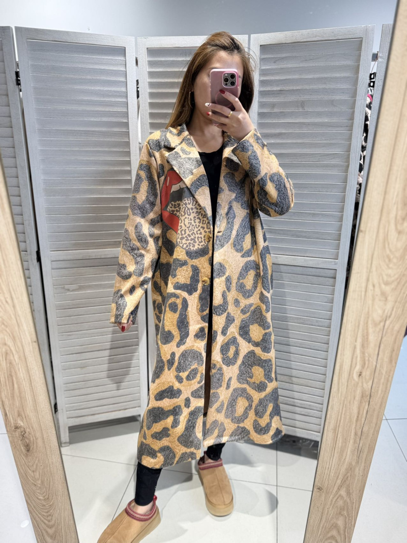 Wholesaler Victoria & Isaac - PRINTED COATS