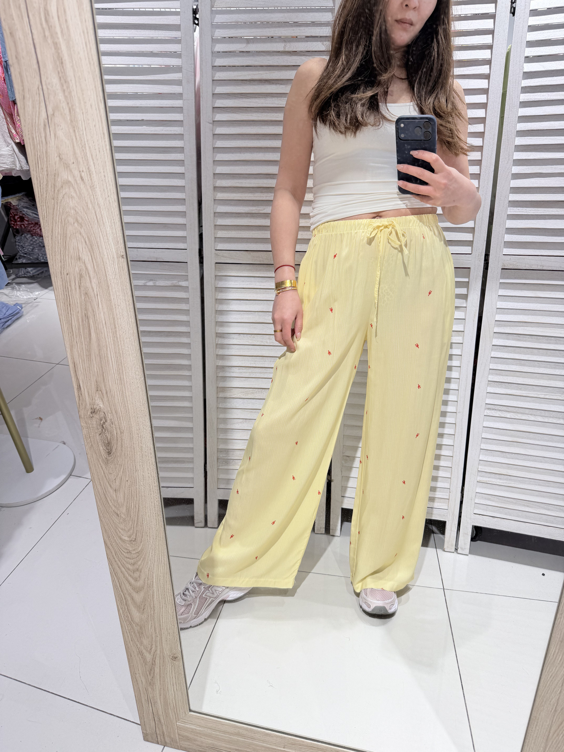 Wholesaler Victoria & Isaac - Flowy printed trousers