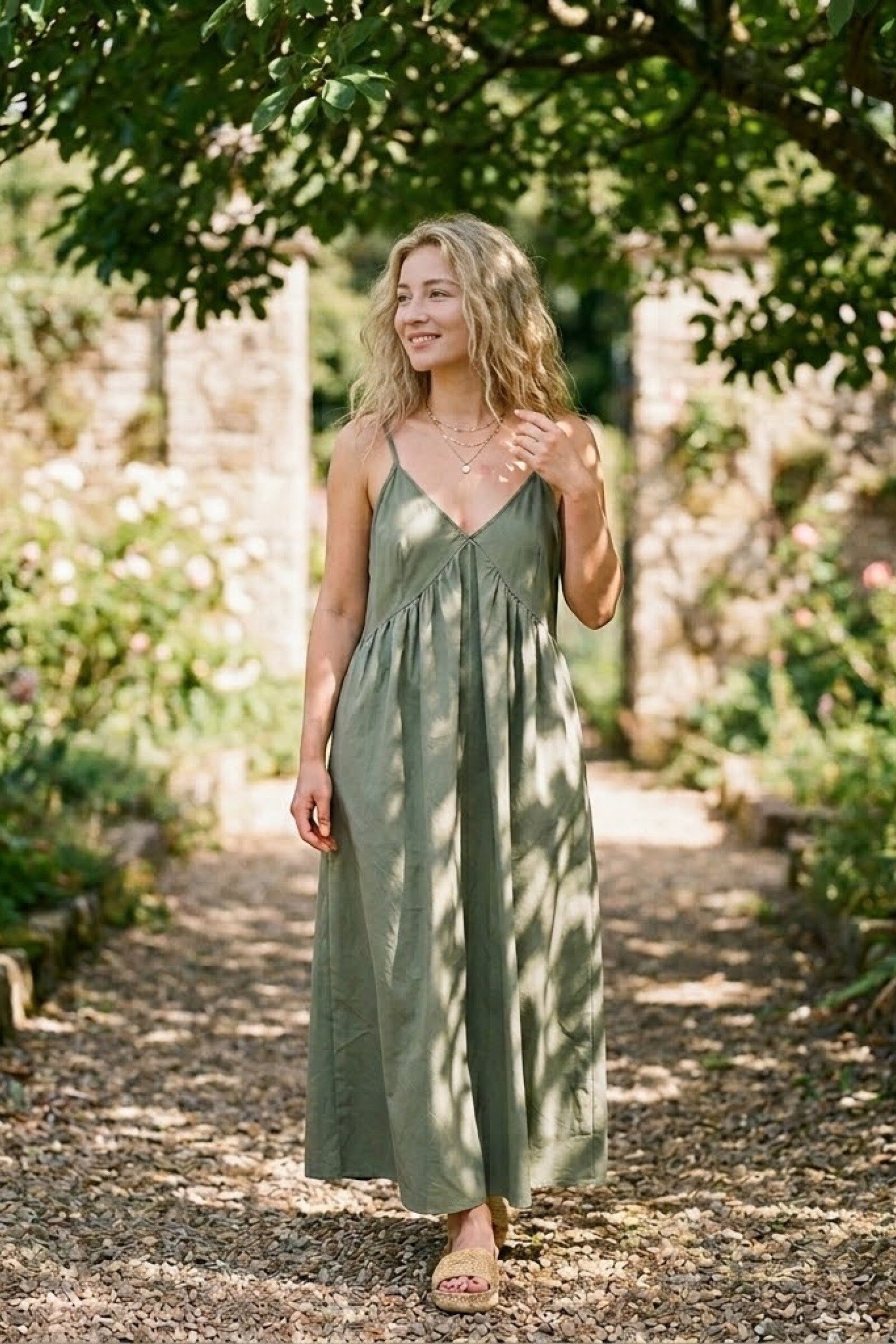 Wholesaler Victoria & Isaac - Flared dress with thin straps