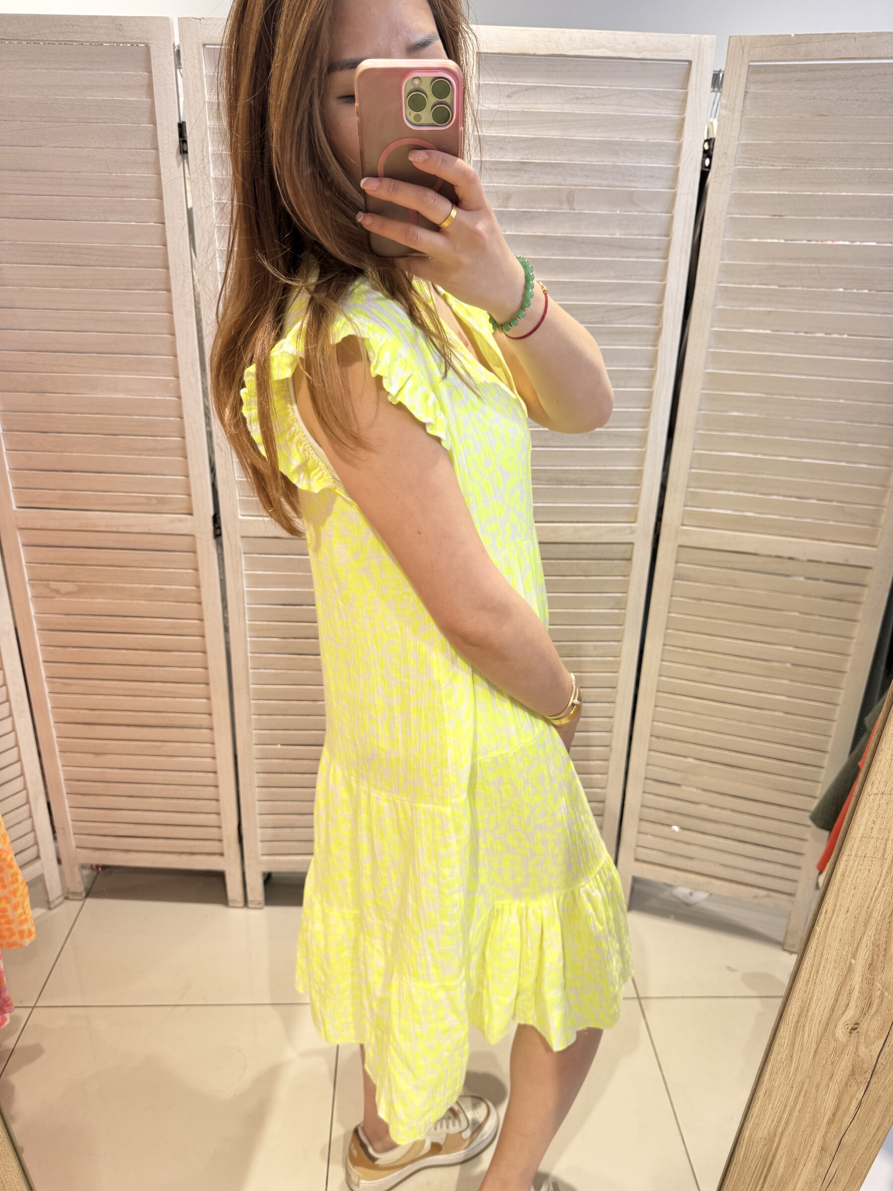 Großhändler Victoria & Isaac - Gerafftes Kleid mit kurzen Ärmeln