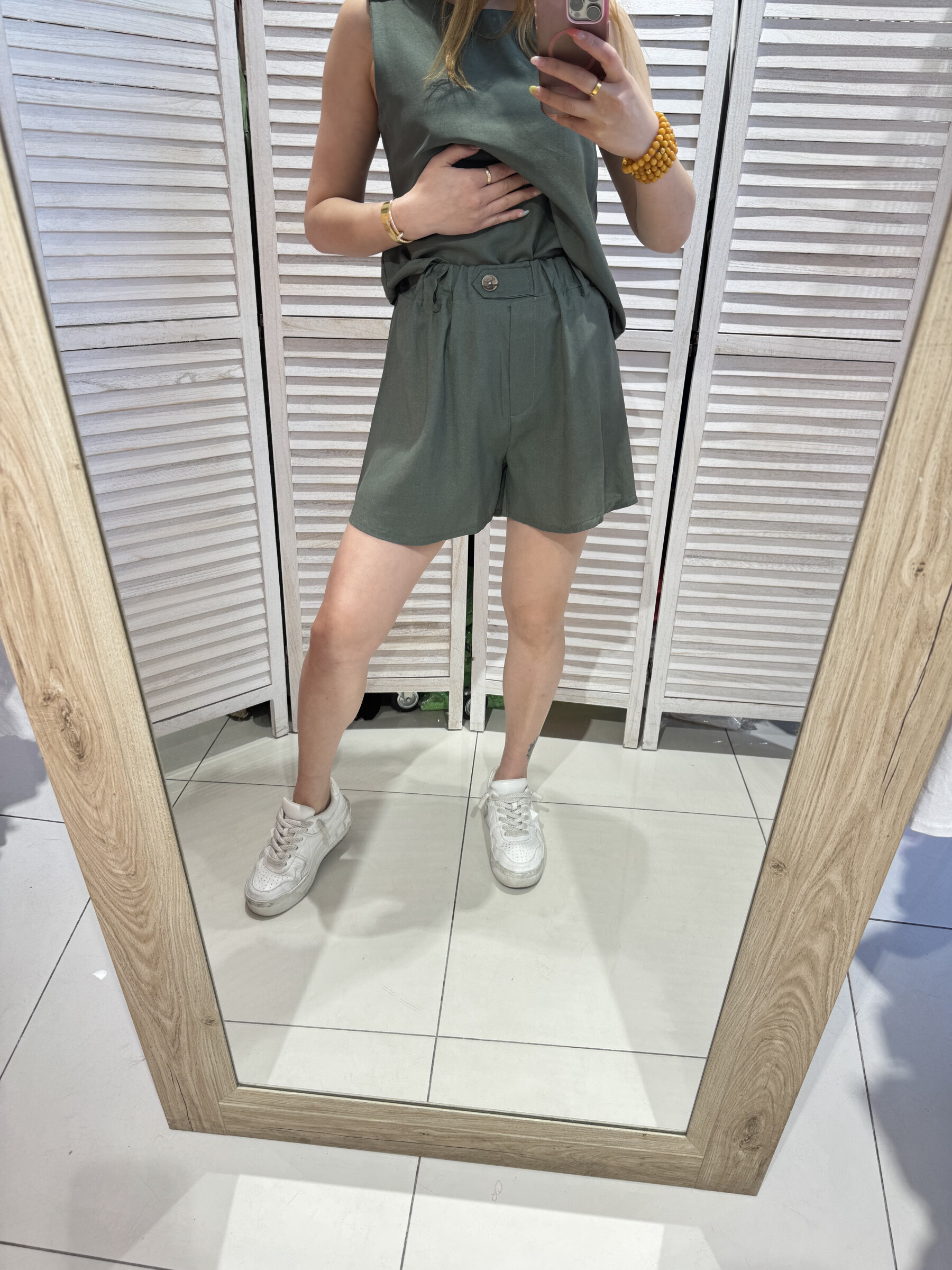 Wholesaler Victoria & Isaac - Fluid shorts surrounded with elastic waist