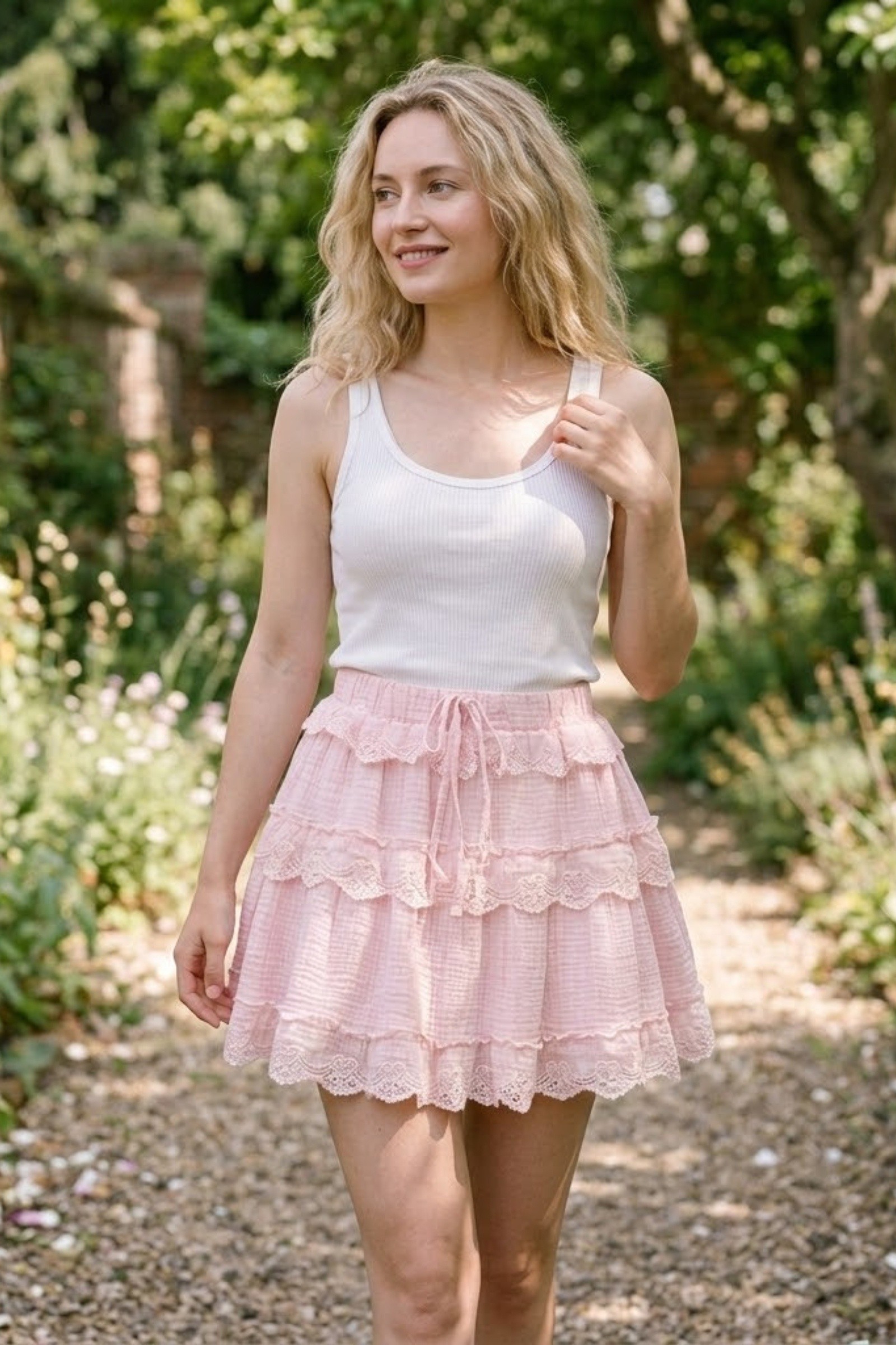 Wholesaler Victoria & Isaac - Flouncy short shorts
