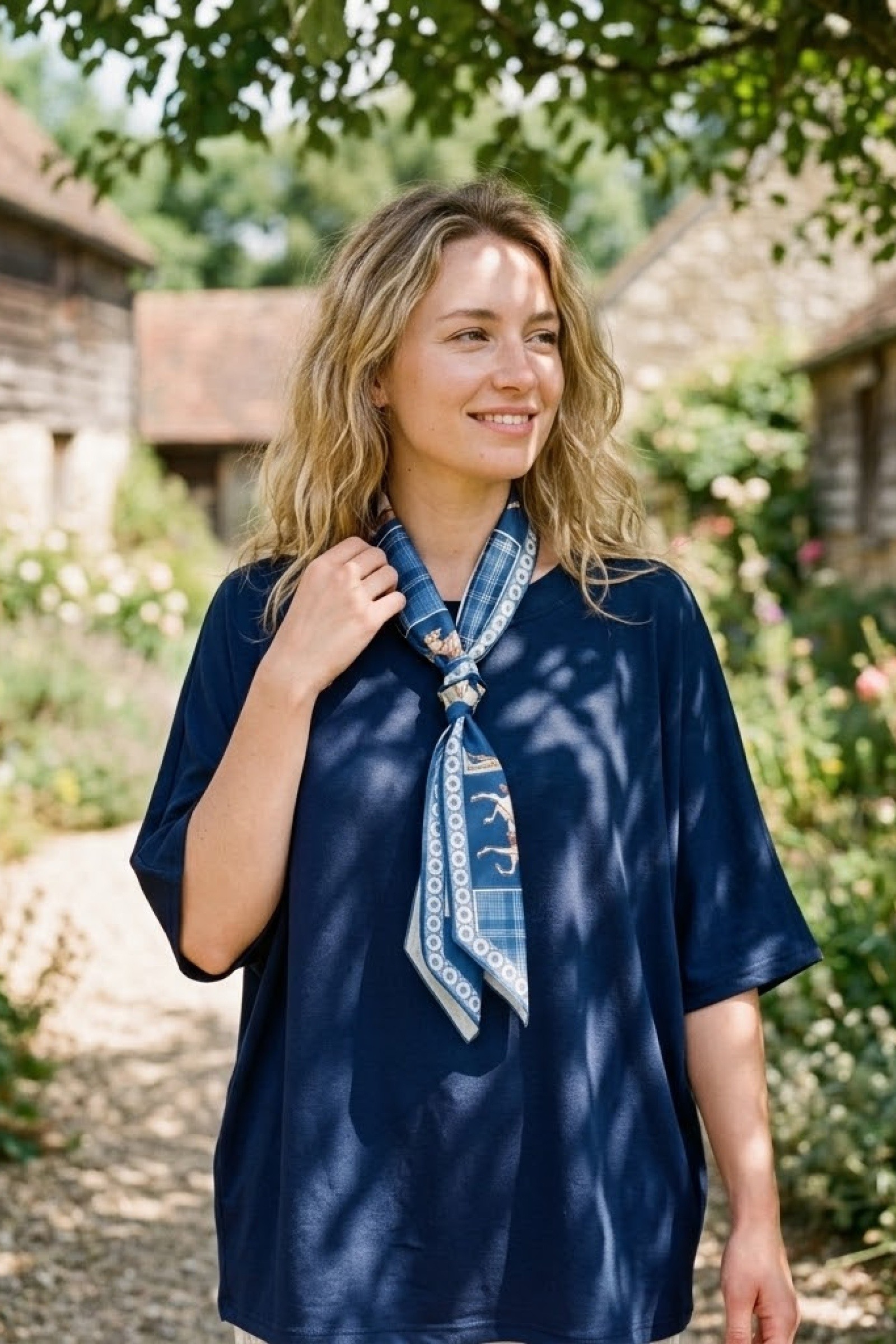 Wholesaler Victoria & Isaac - Crew neck t-shirt with equestrian print