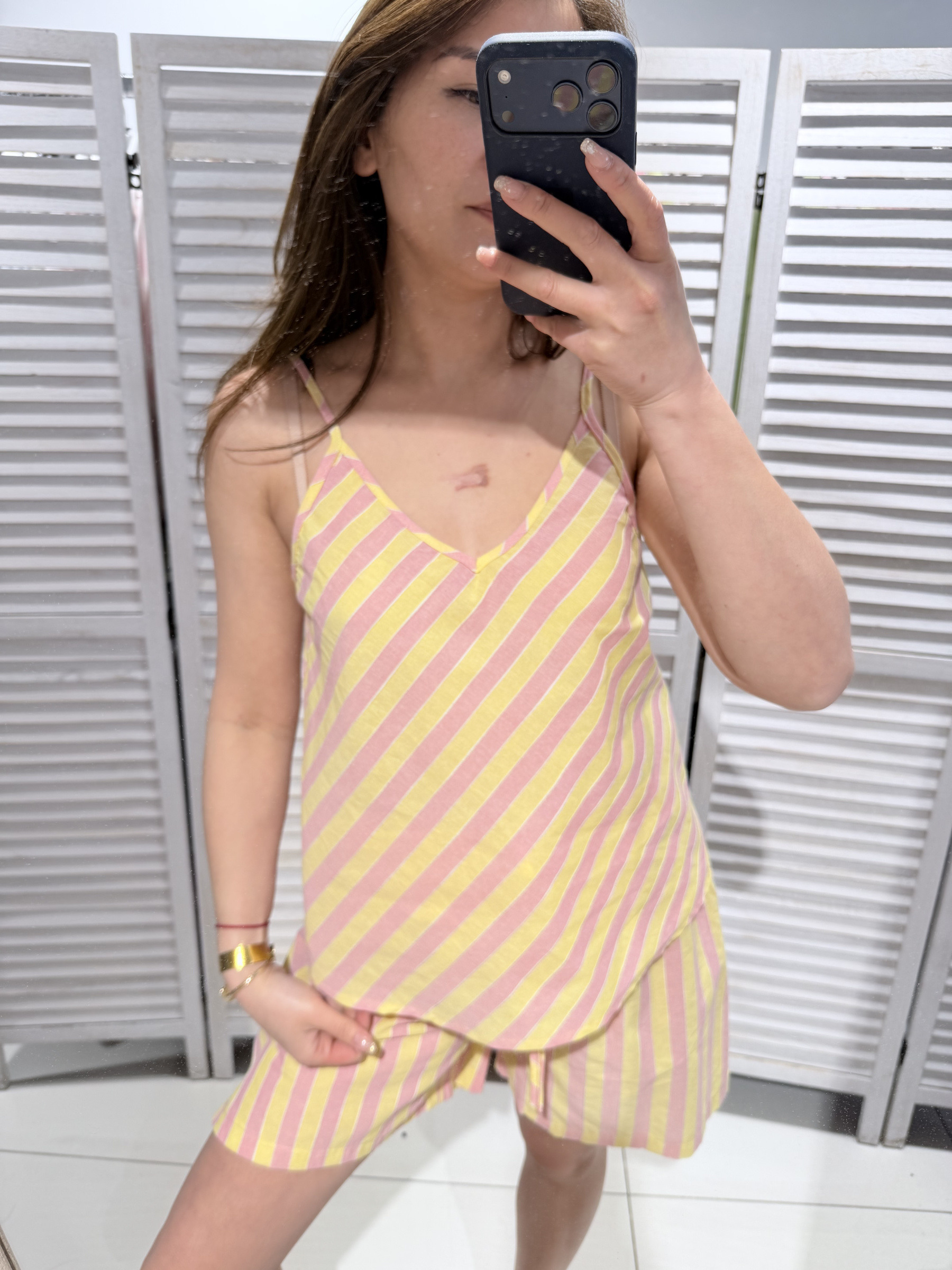 Wholesaler Victoria & Isaac - Striped spaghetti strap top