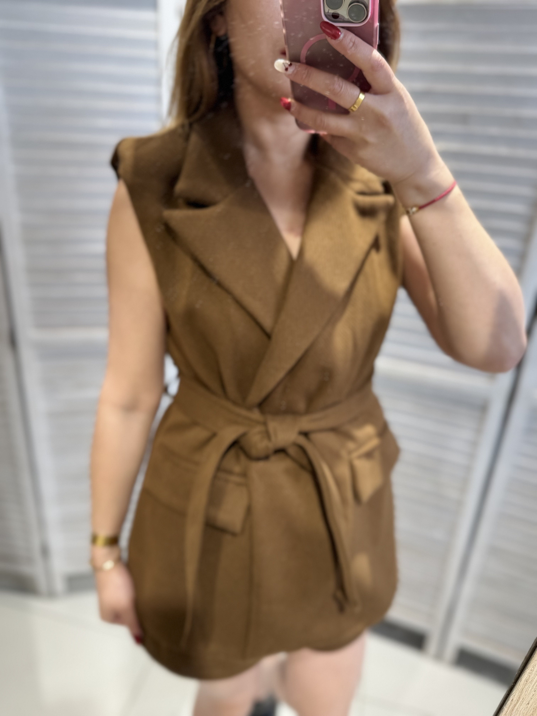 Grossiste Victoria & Isaac - Veste sans manches chic