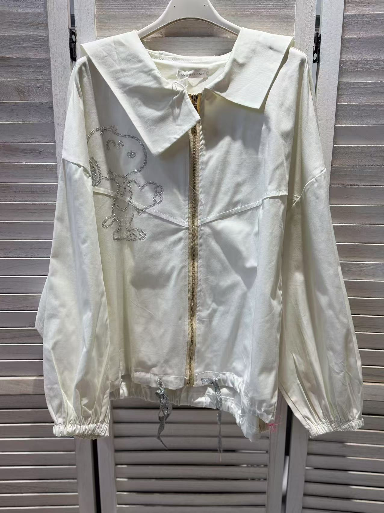 Grossiste Victoria & Isaac - VESTE A CAPUCHE ZIP OVERSIZE BIJOUX STRASSE