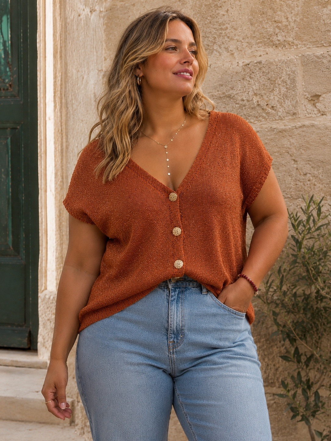 Wholesaler VIViCHY GRANDE TAILLE - Knitted vest with 20% lurex thread for a nice shiny and chic touch in large sizes