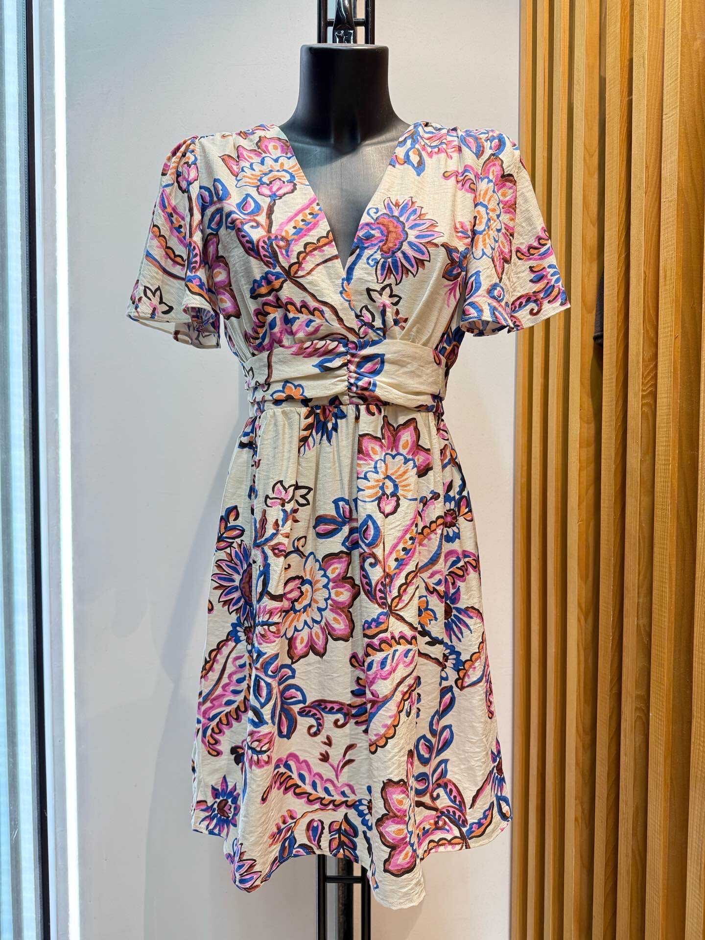 Großhändler VIViCHY GRANDE TAILLE - Großes kurzes Kleid mit Mustern