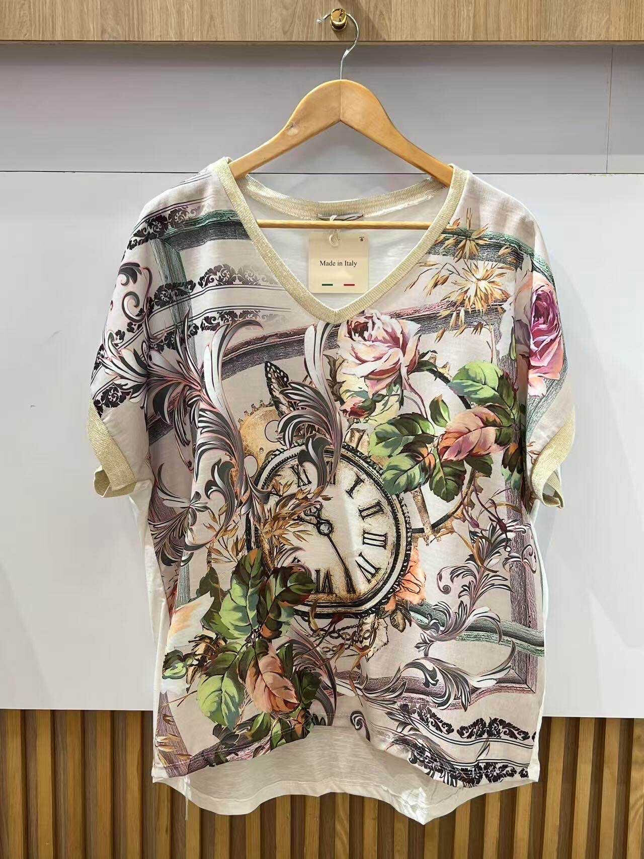 Wholesaler VIViCHY GRANDE TAILLE - Golden V-neck t-shirt. With large print