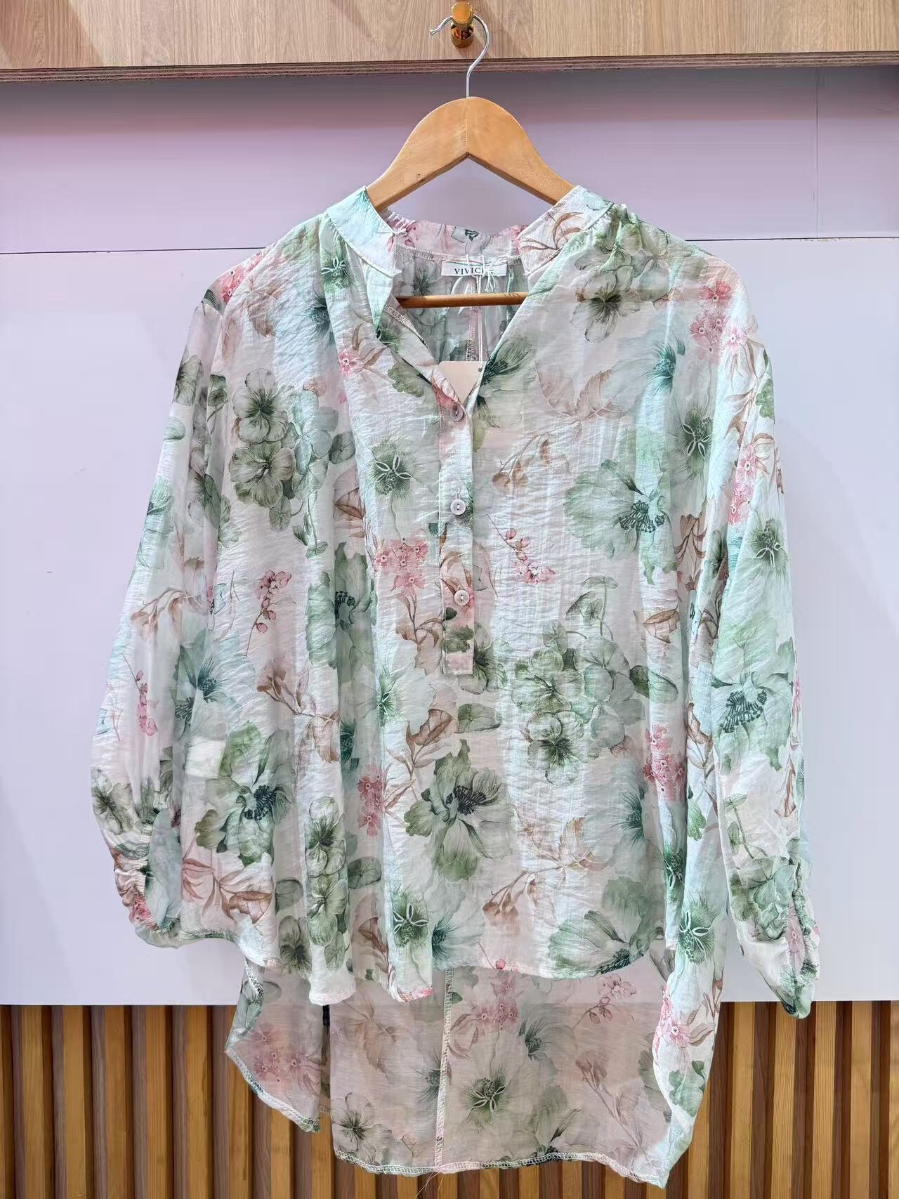 Wholesaler VIVICHY - Flower printed blouse