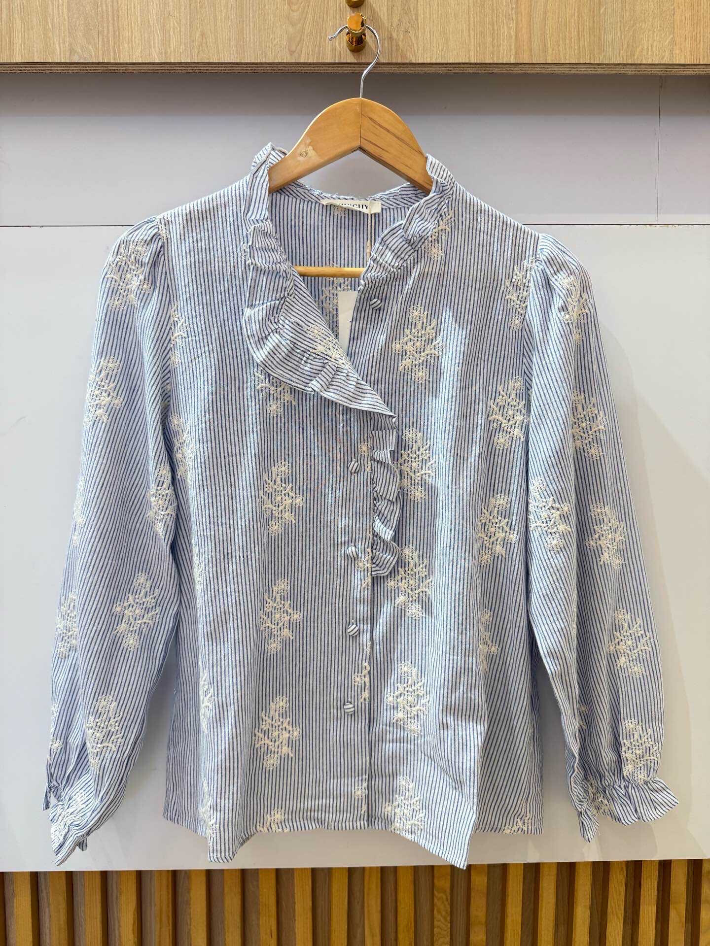 Wholesaler VIVICHY - Scratch shirt with flower embroidery