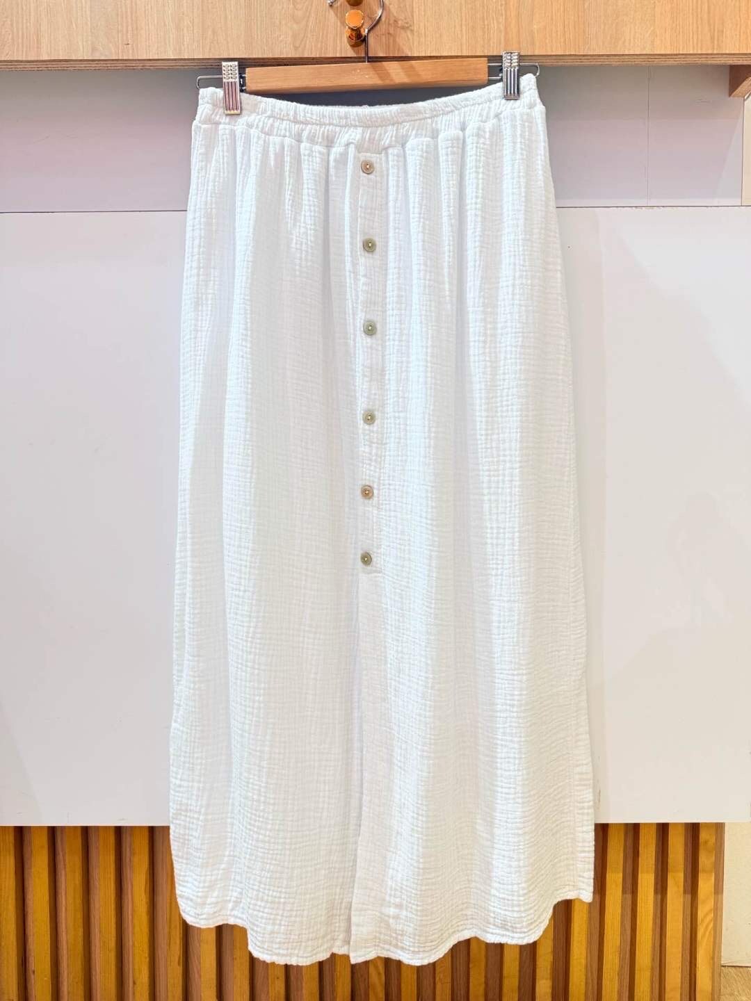 Grossiste VIVICHY - Jupe en gaze de coton avec les boutons devant