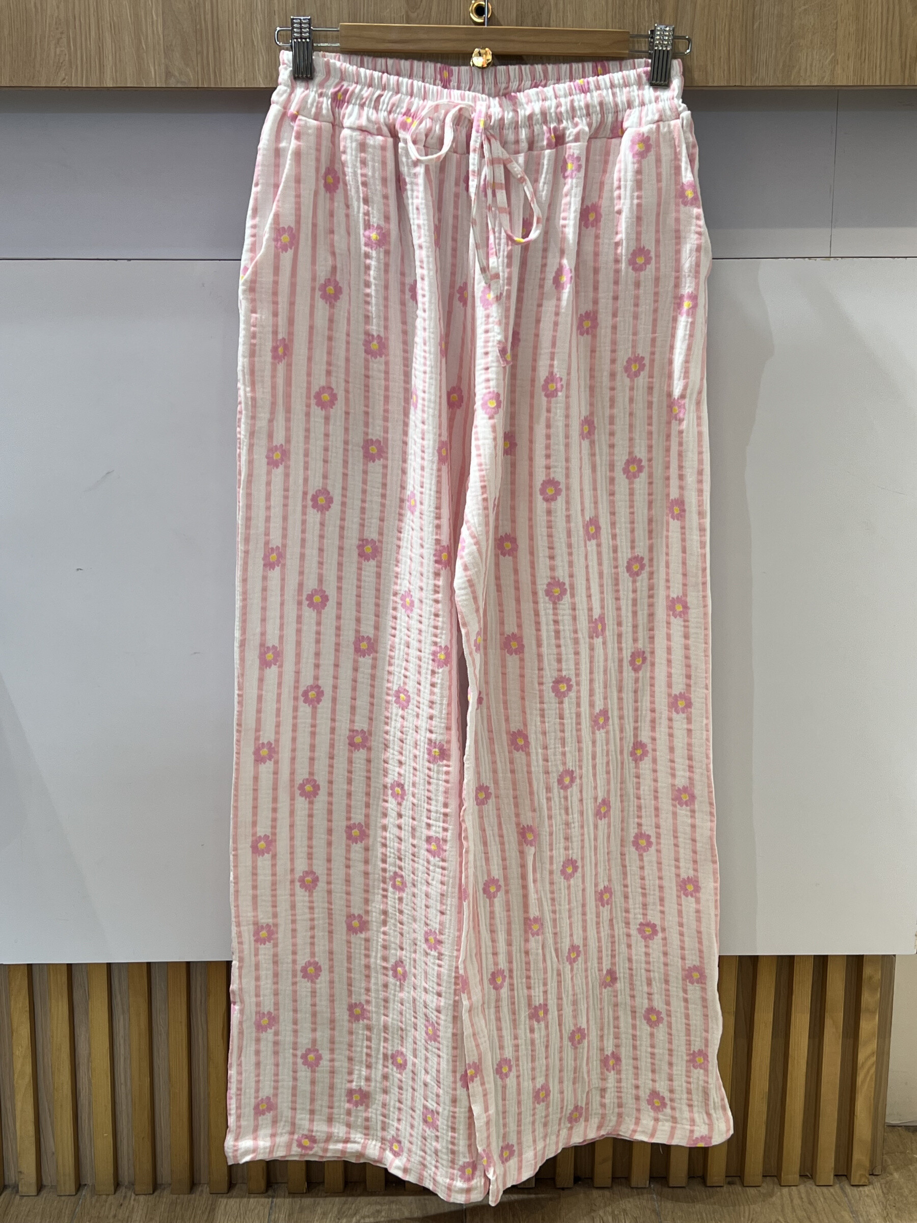 Wholesaler VIVICHY - Cotton gauze pants. Striped and flowers print