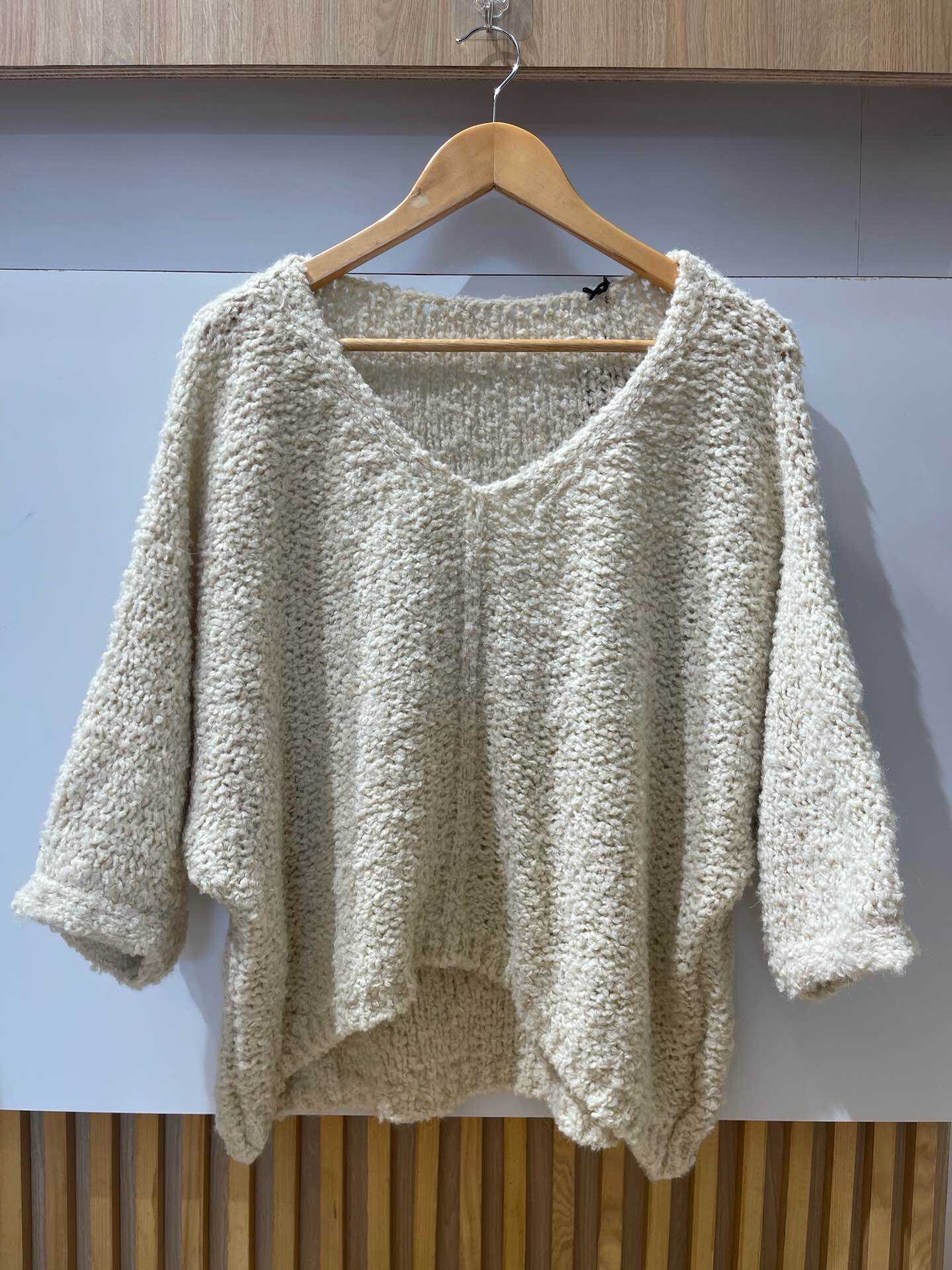 Wholesaler VIVICHY - Cuddly sweater, V-neck, curls, Wool, Alpaca