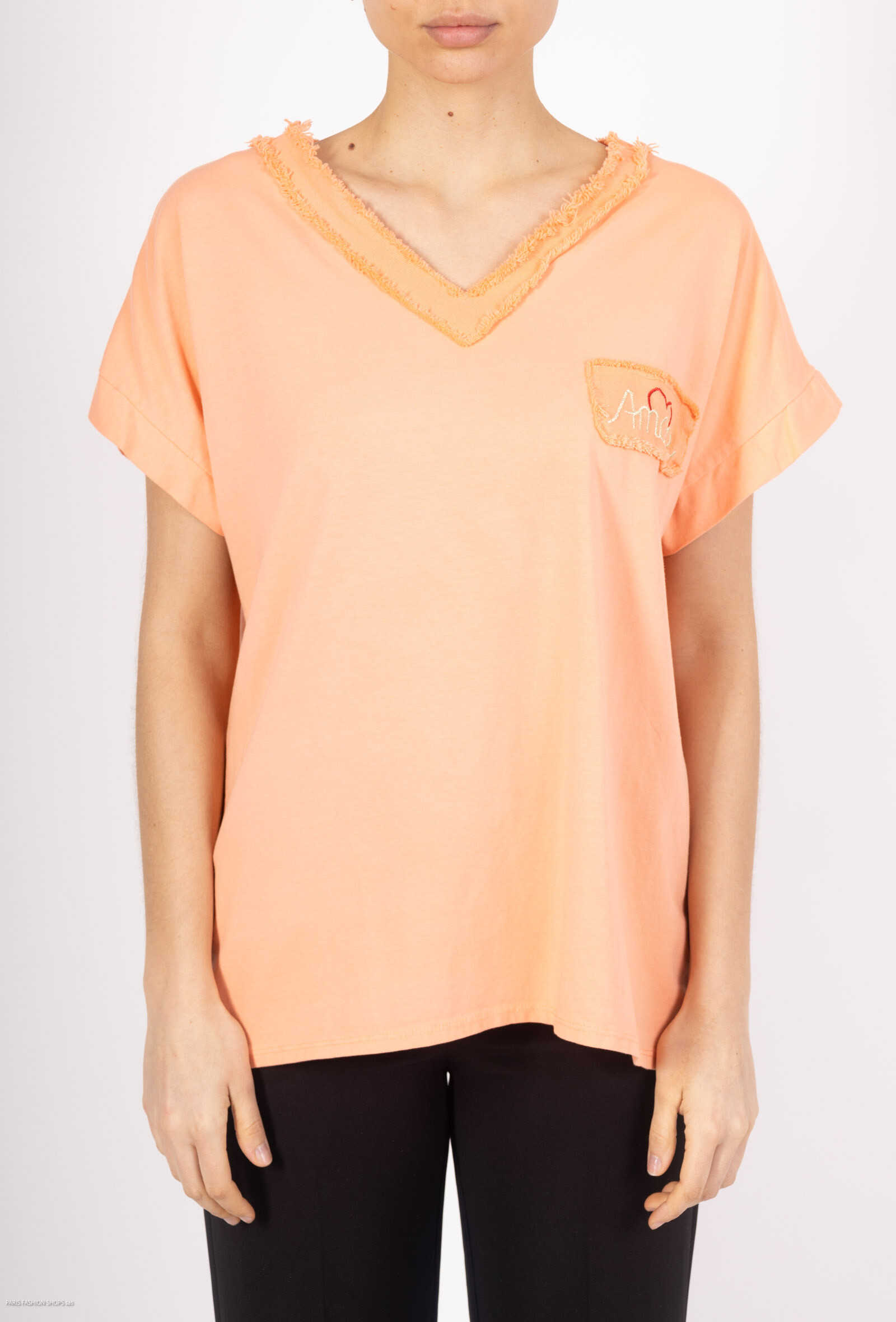 Wholesaler VIVICHY - V-neck t-shirt, love print