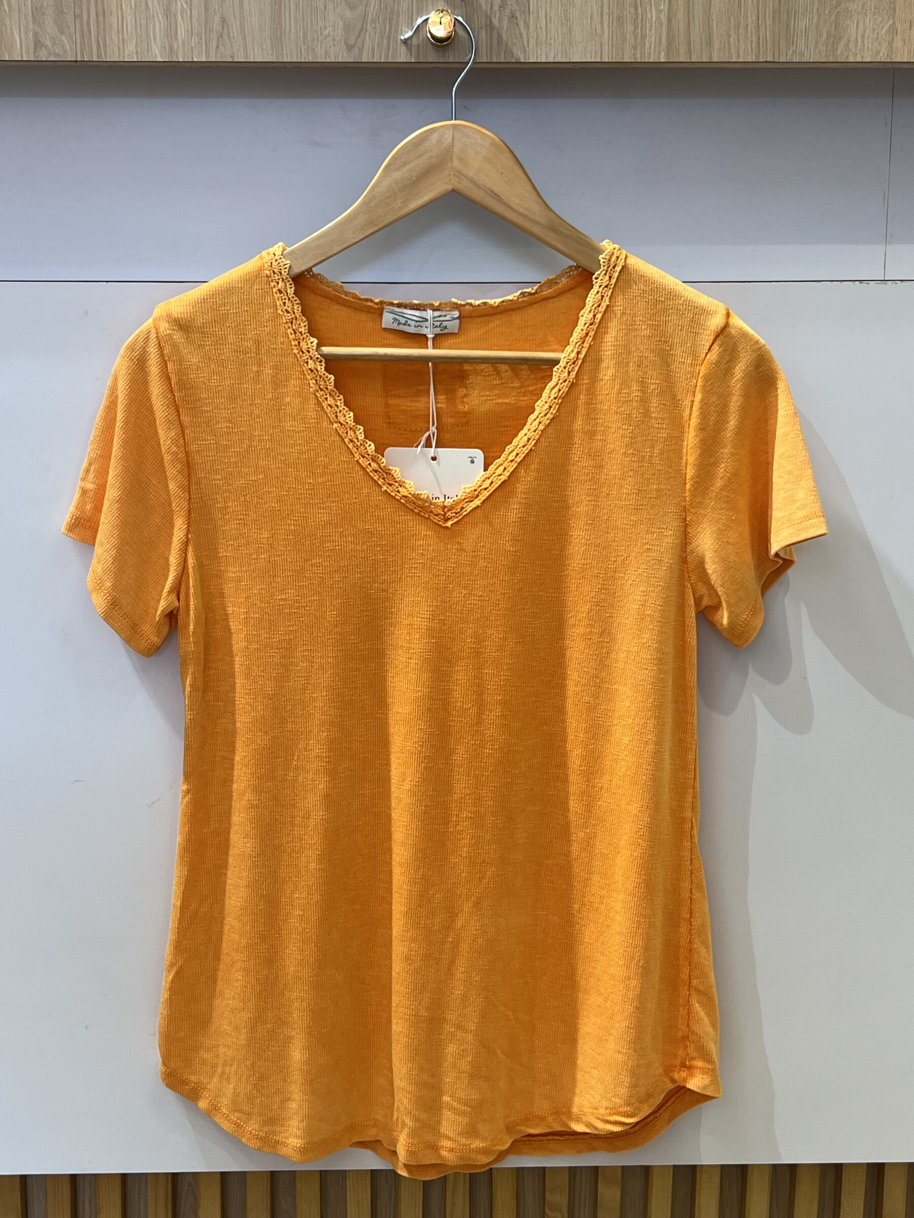 Wholesaler VIVICHY - Lace collar t-shirt, tired color