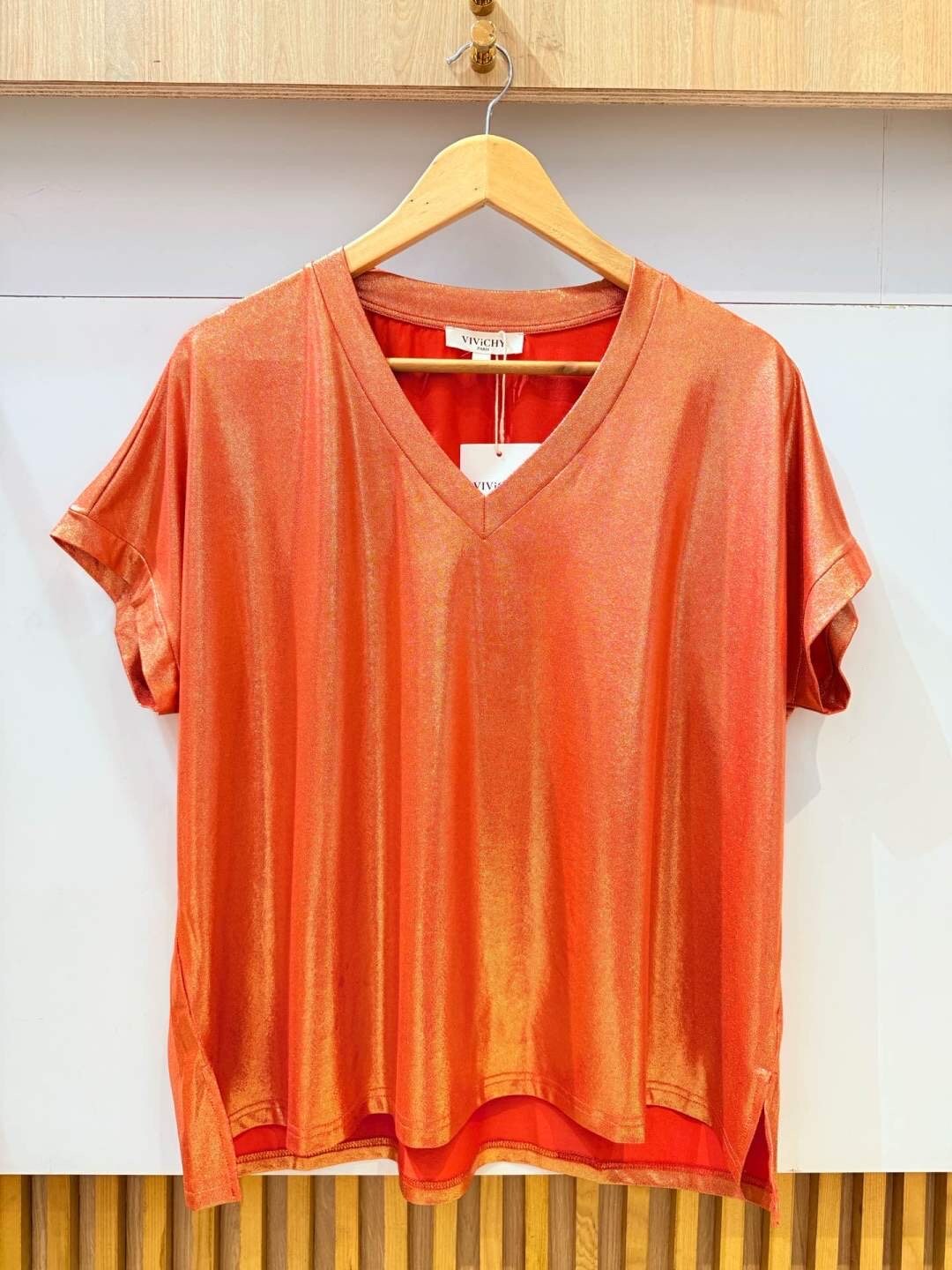 Wholesaler VIVICHY - Oversized shiny material t-shirt