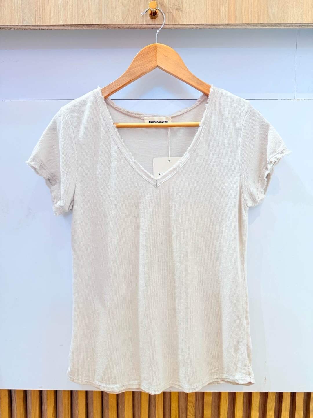 Wholesaler VIVICHY - Ribbed V-neck T-shirt, Super stretchy