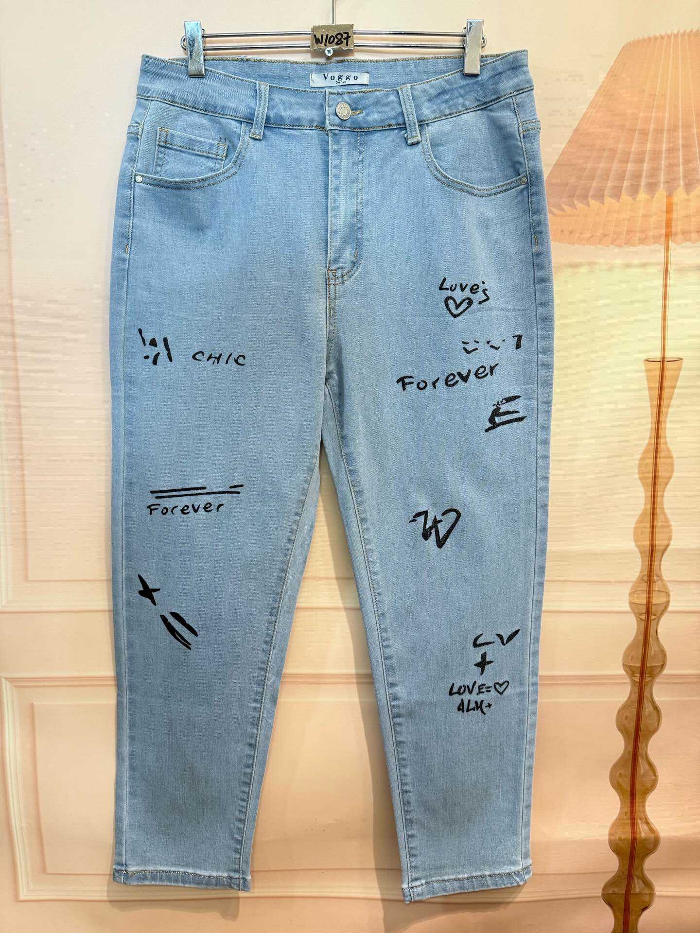 Wholesaler VOGGO - 7/8 jeans with spray paint style patterns - Large size