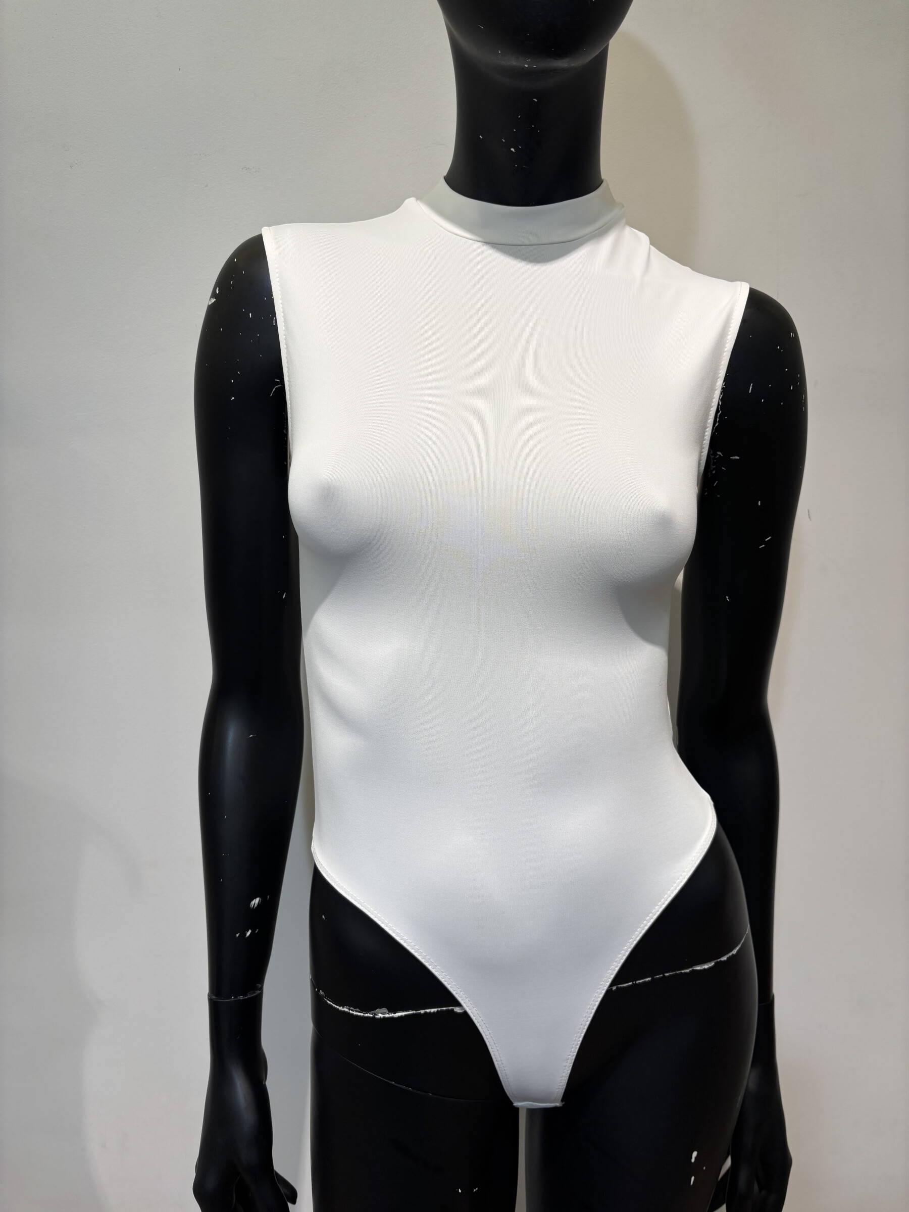 Wholesaler Voyelles - sleeveless body