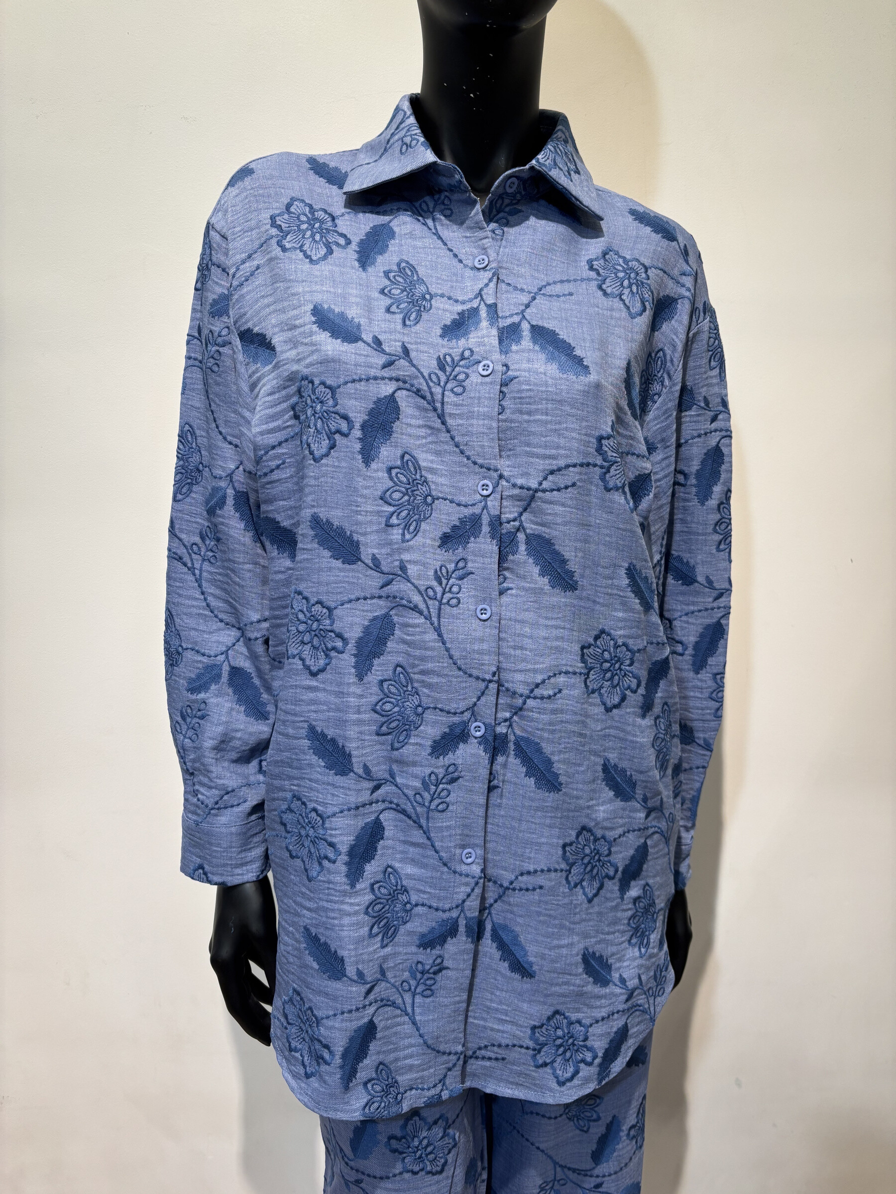 Wholesaler Voyelles - long embroidered shirt