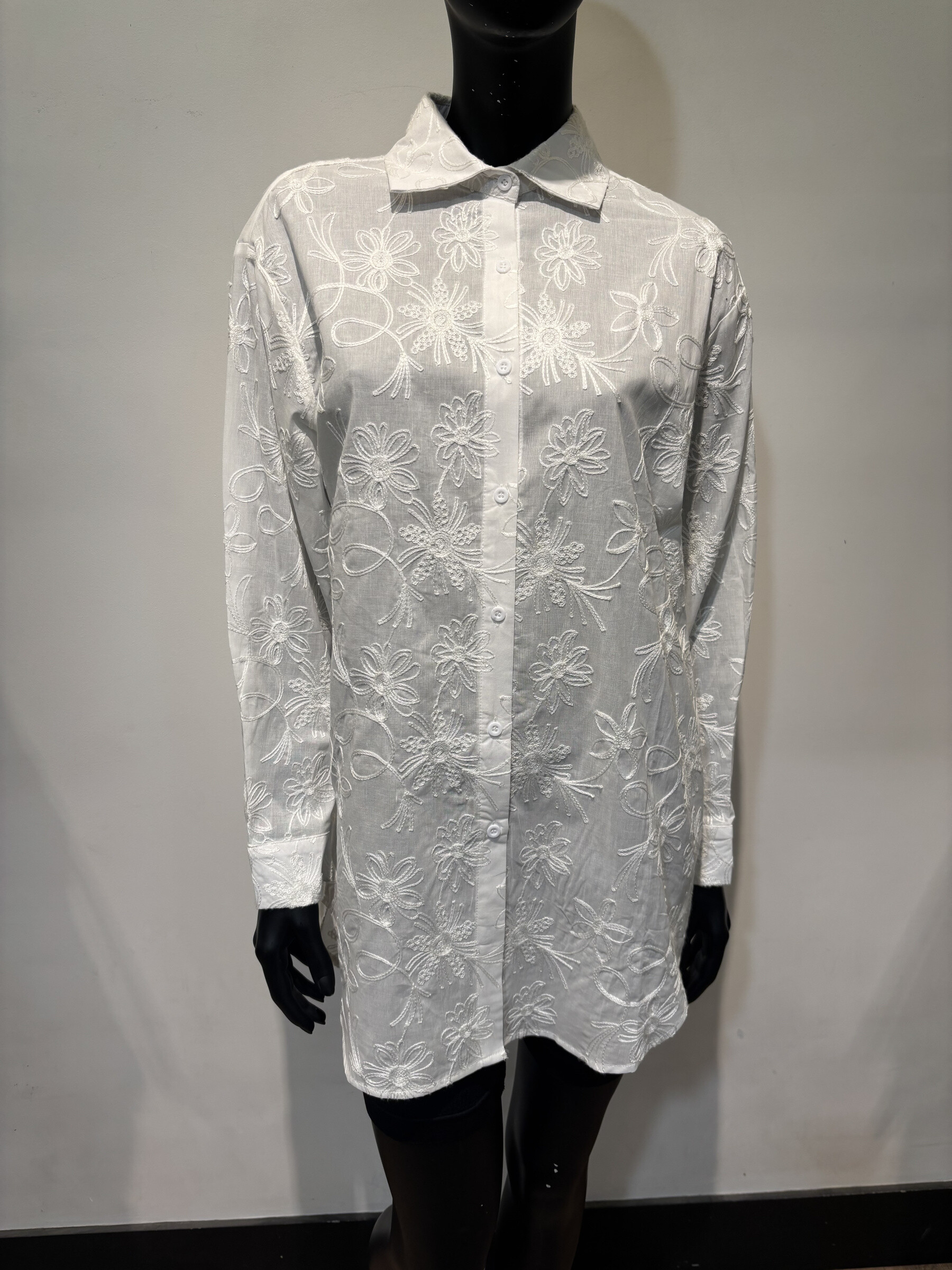 Wholesaler Voyelles - long embroidered shirt