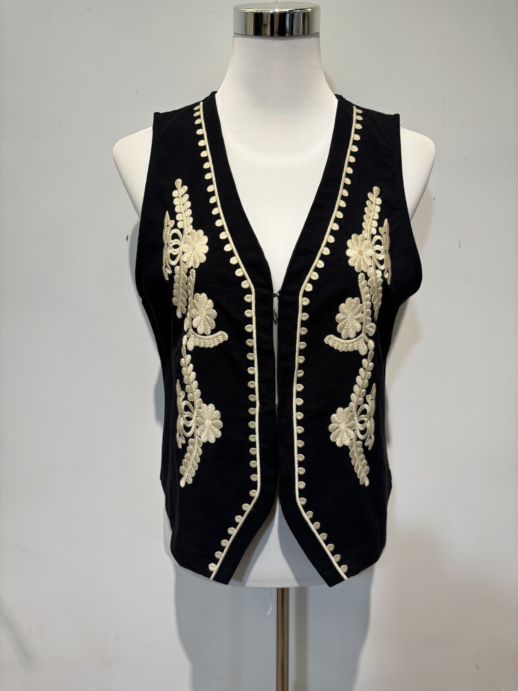 Wholesaler Voyelles - Embroidered sleeveless vest