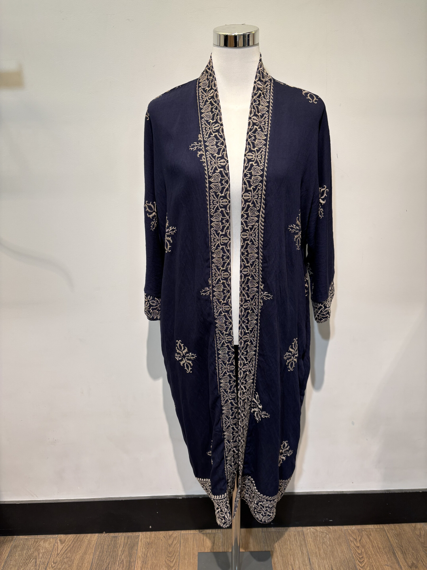 Wholesaler Voyelles - embroidered kimono vest