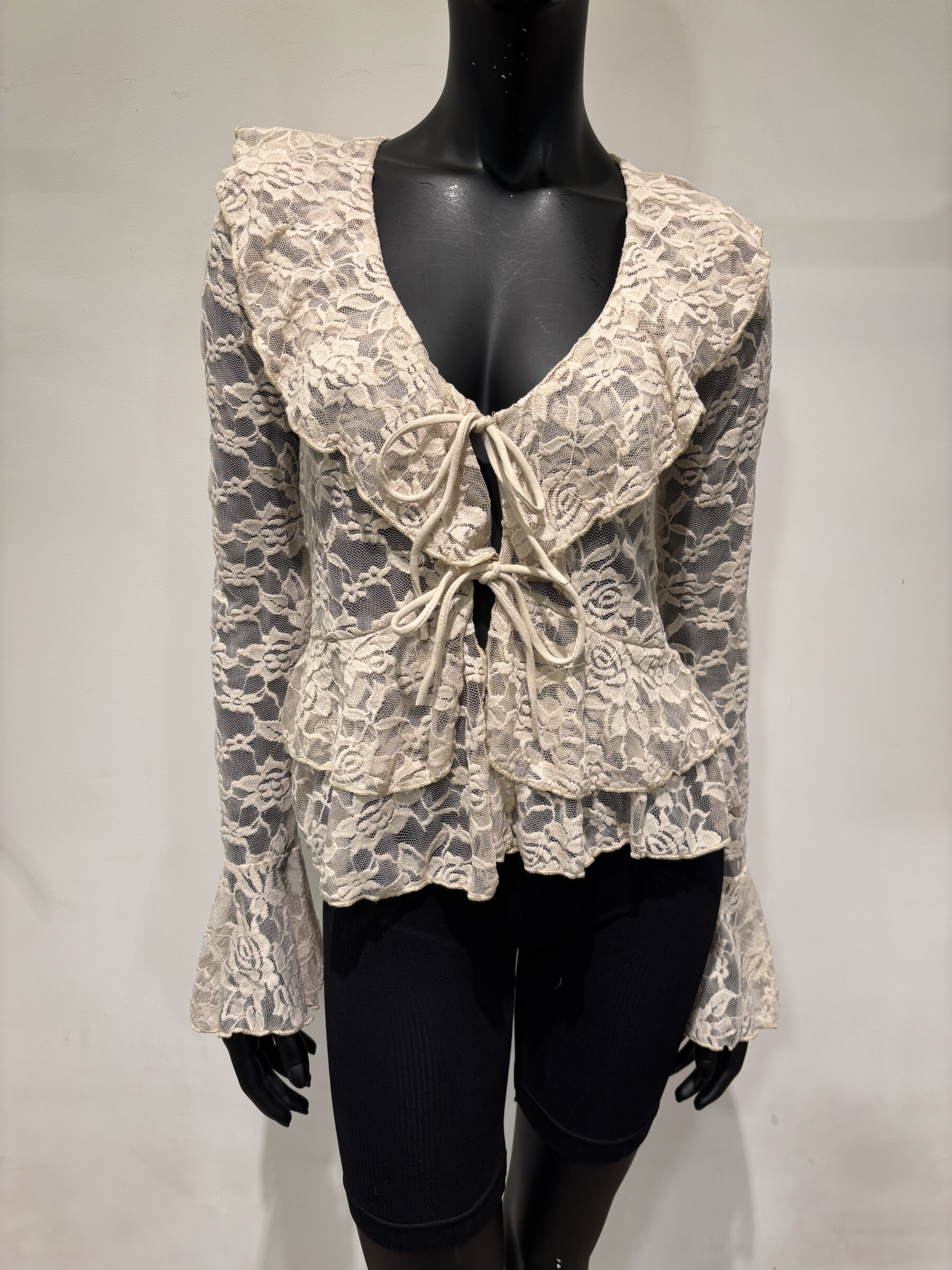 Wholesaler Voyelles - lace vest