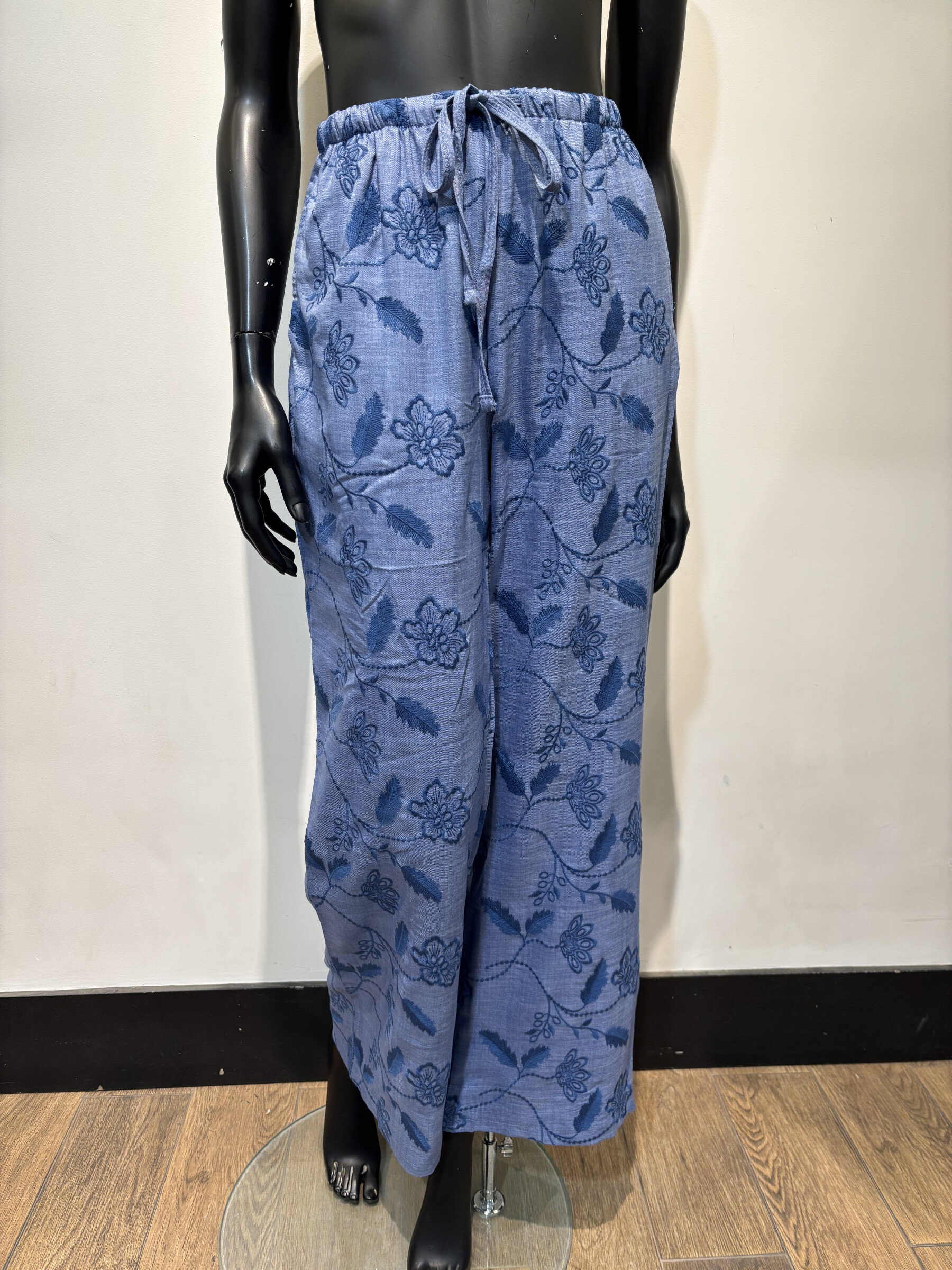 Wholesaler Voyelles - embroidered pants