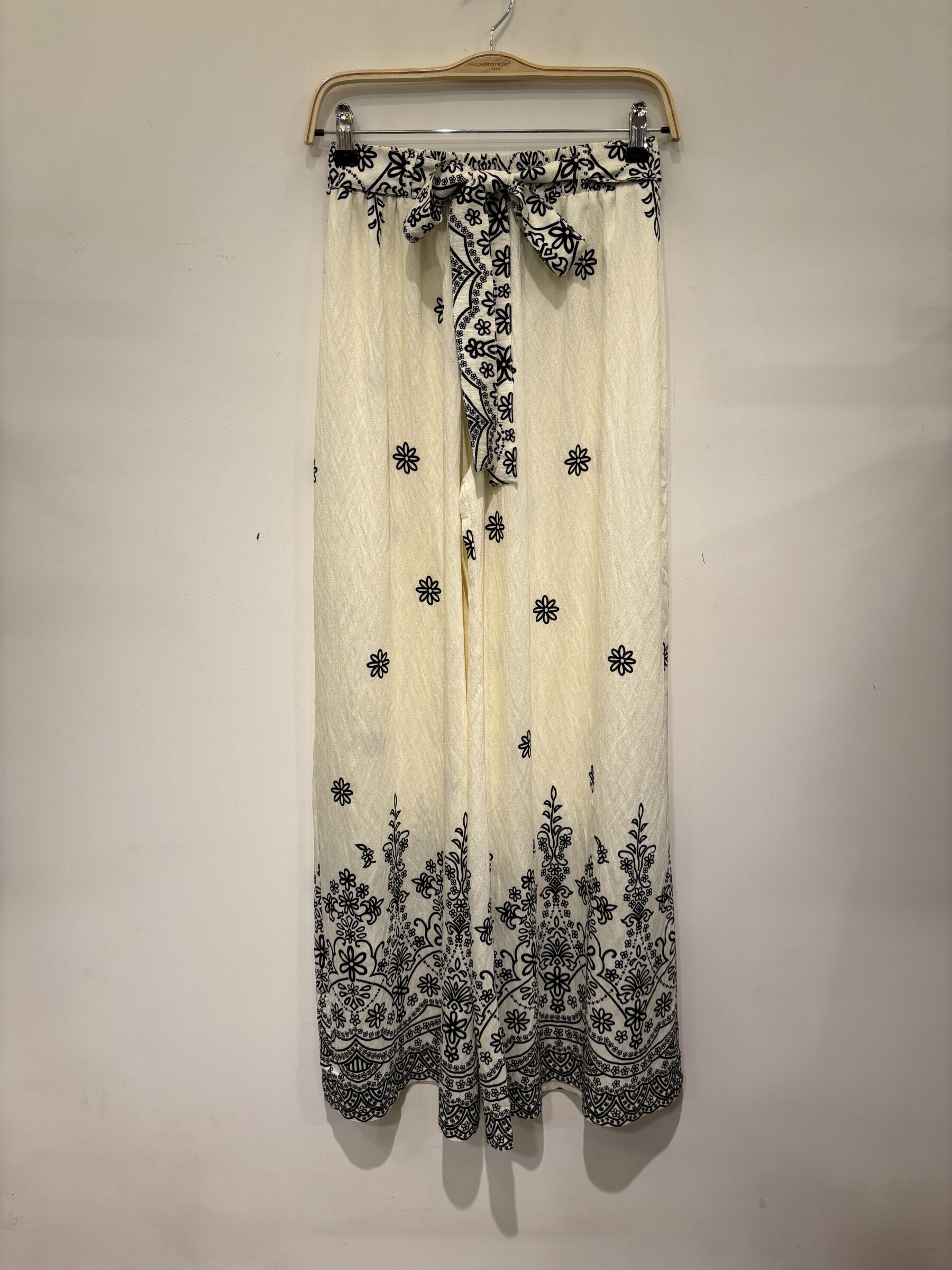 Grossiste Voyelles - pantalon imprimé