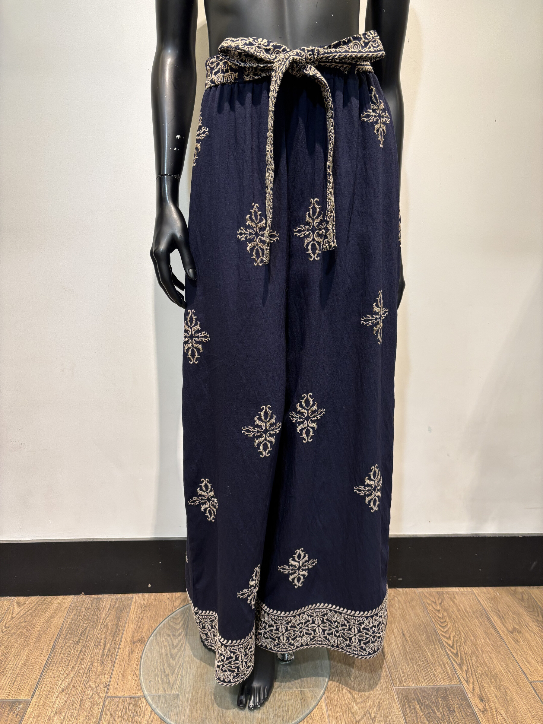Wholesaler Voyelles - embroidered pants