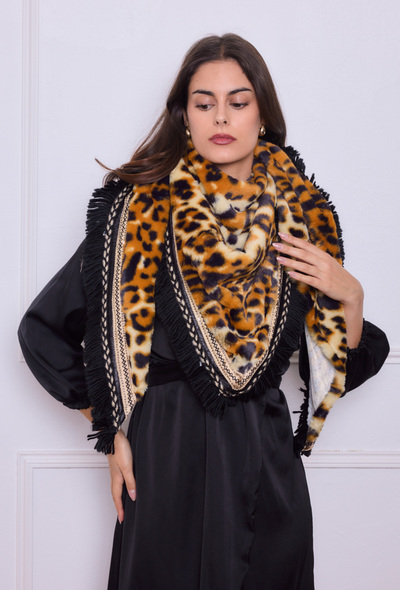 Grossiste VS PLUS - Echarpe Grand Triangle Fausse Fourrure Motif Léopard Grossiste VS PLUS - Echarpe Grand Triangle Fausse Fourrure Motif Léopard