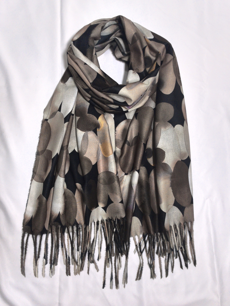 Wholesaler VS PLUS - Large colorful polka dot printed scarf