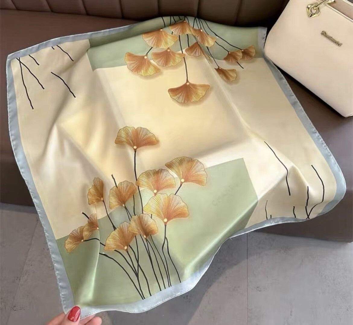Wholesaler VS PLUS - Small Silk Affairs Silk 70cm/70cm Printed Gingko pattern