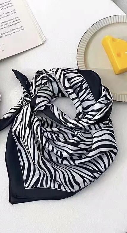 Wholesaler VS PLUS - Small scarf printed silk printed zebra 70cm/70cm zebra motif