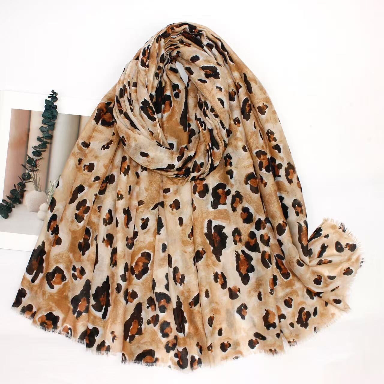 Wholesaler VS PLUS - Colorful leopard pattern printed scarf