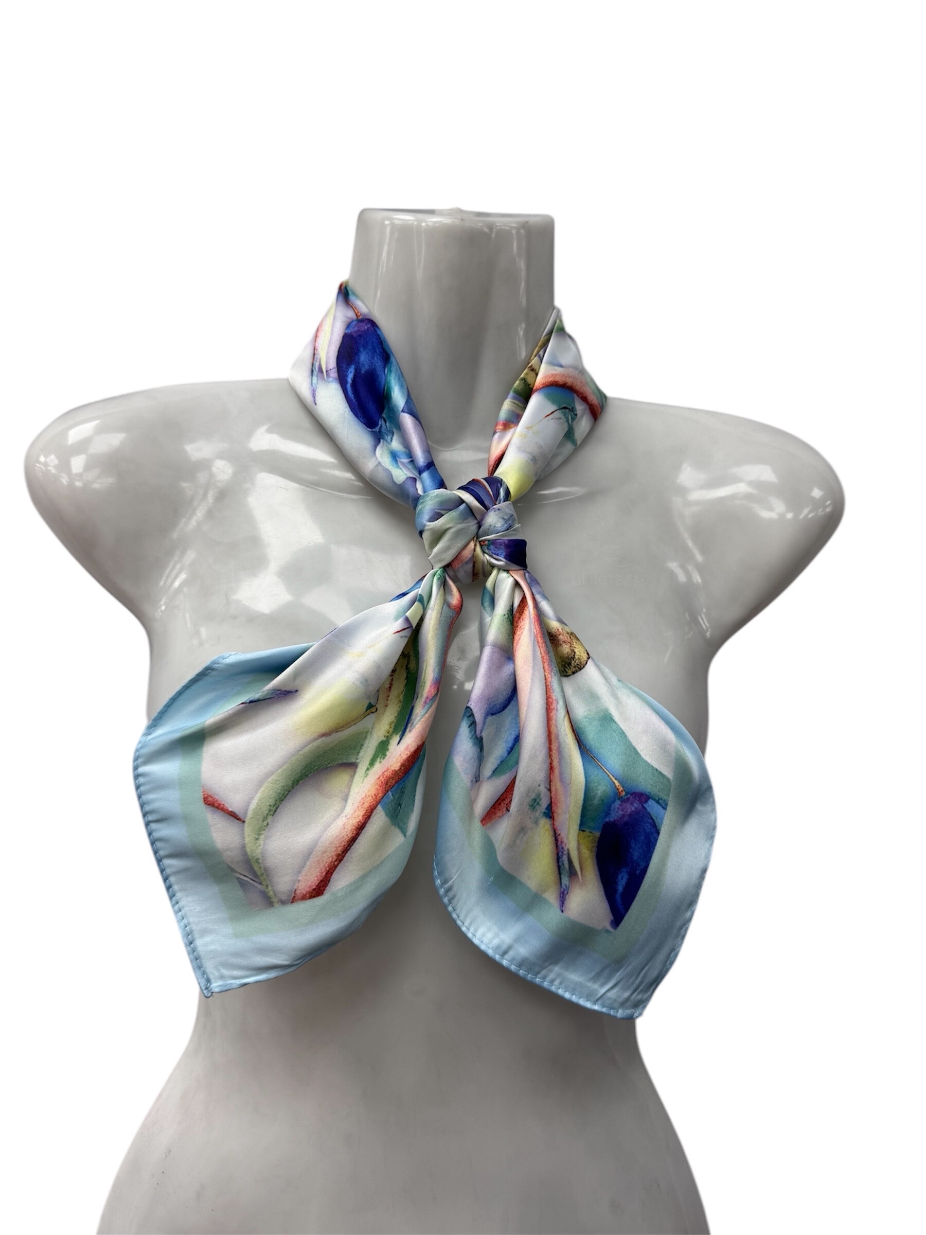 Wholesaler VS PLUS - Silky square scarf 70cm/70cm printed tulip pattern