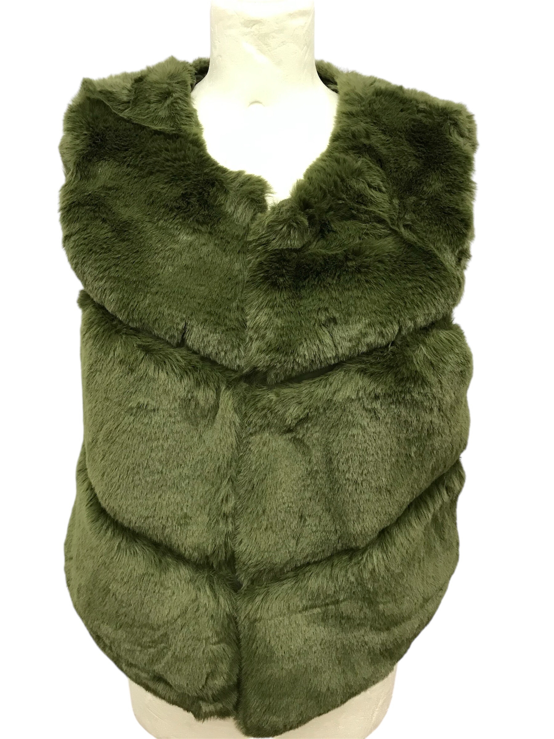 Wholesaler VS PLUS - Short sleeveless faux fur vest with 2 discreet pockets on both sides