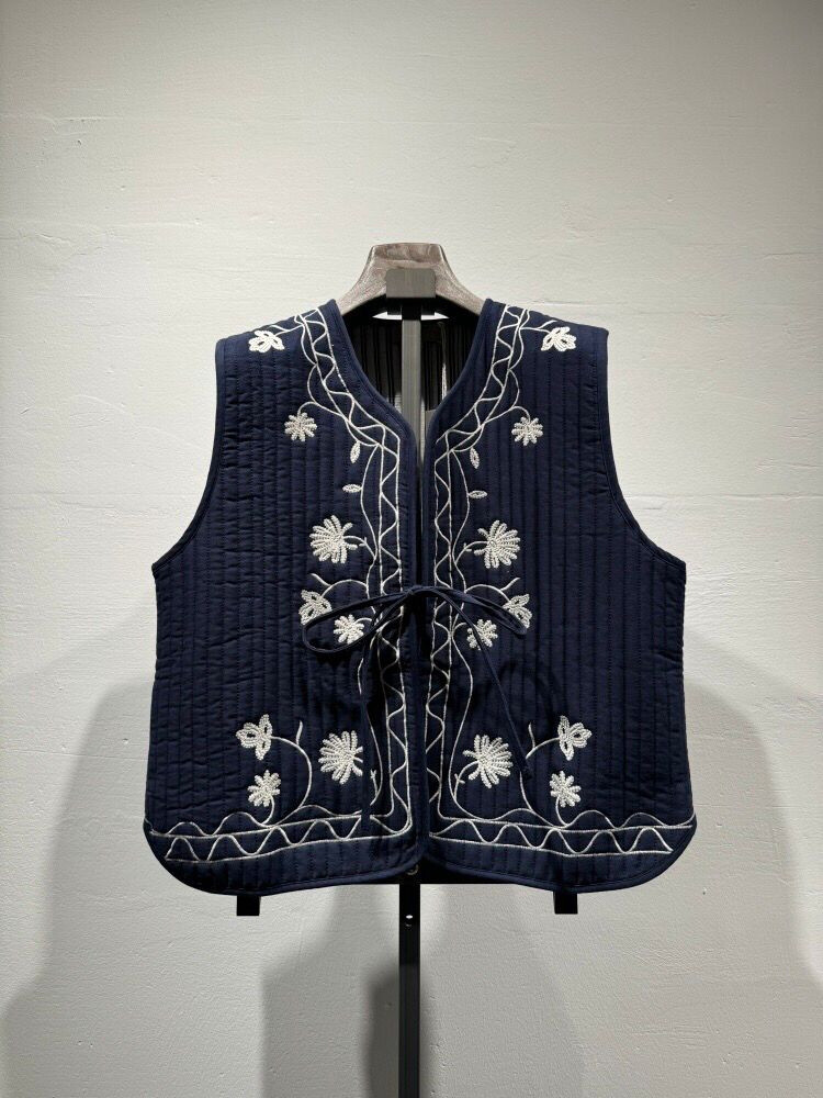 Wholesaler W Studio - Quilted Cotton Vest with Flower Embroidery