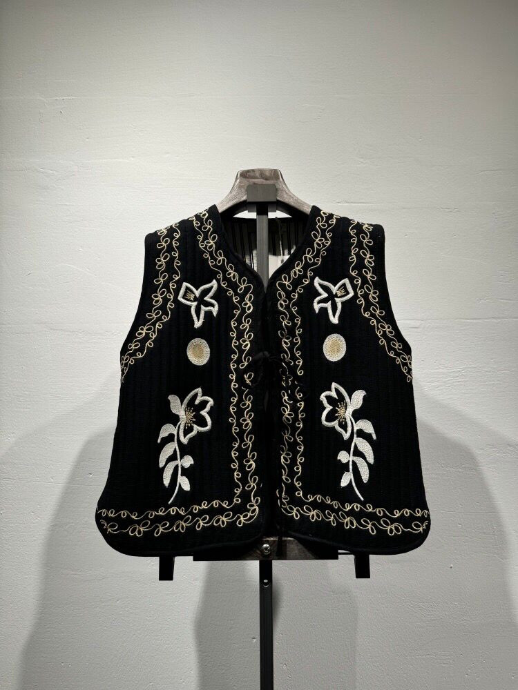 Wholesaler W Studio - Quilted Cotton Vest with Embroidery
