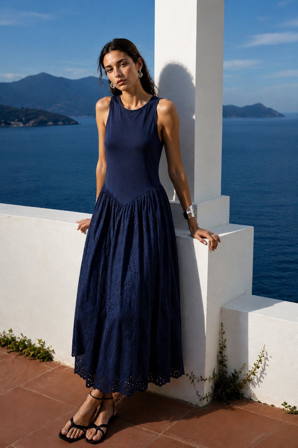 Grossiste WAY WAY SRL - ROBE MIDI SANS MANCHES AVEC INSERTION EN DENTELLE SAN GALLO