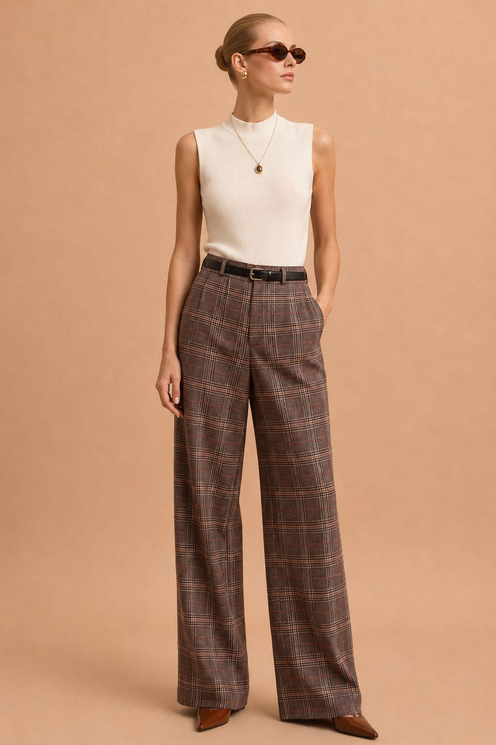 Wholesaler WAY WAY SRL - Plaid suede trousers with belt