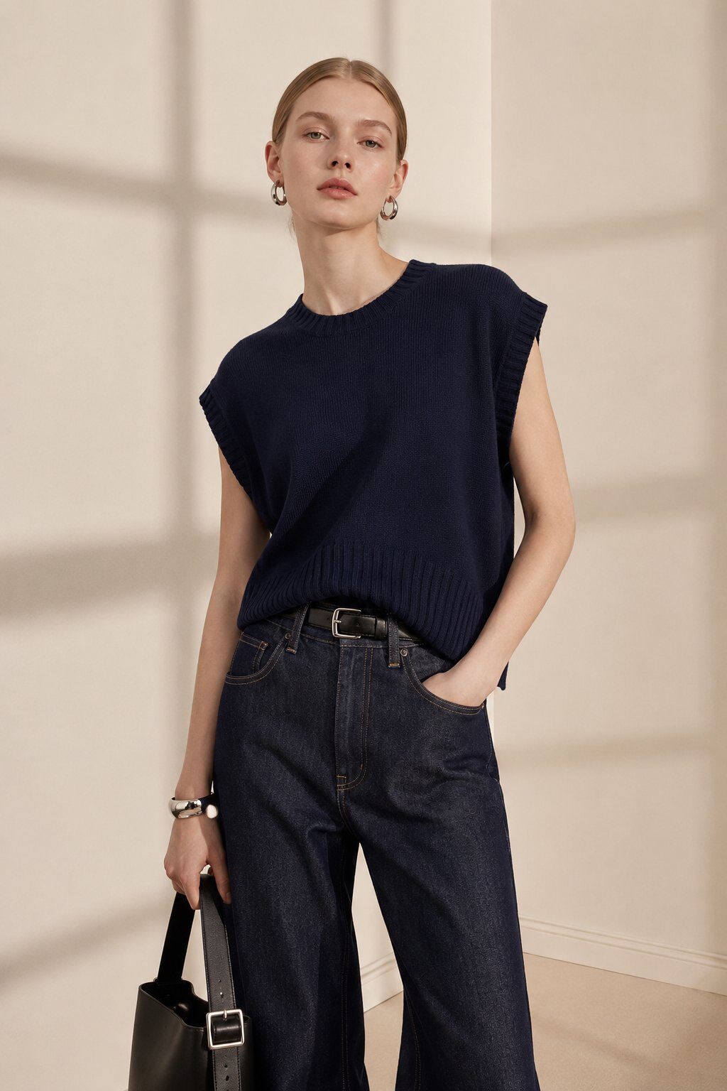 Wholesaler WAY WAY SRL - SLEEVELESS KNIT VEST WITH ROUNDED SLIT