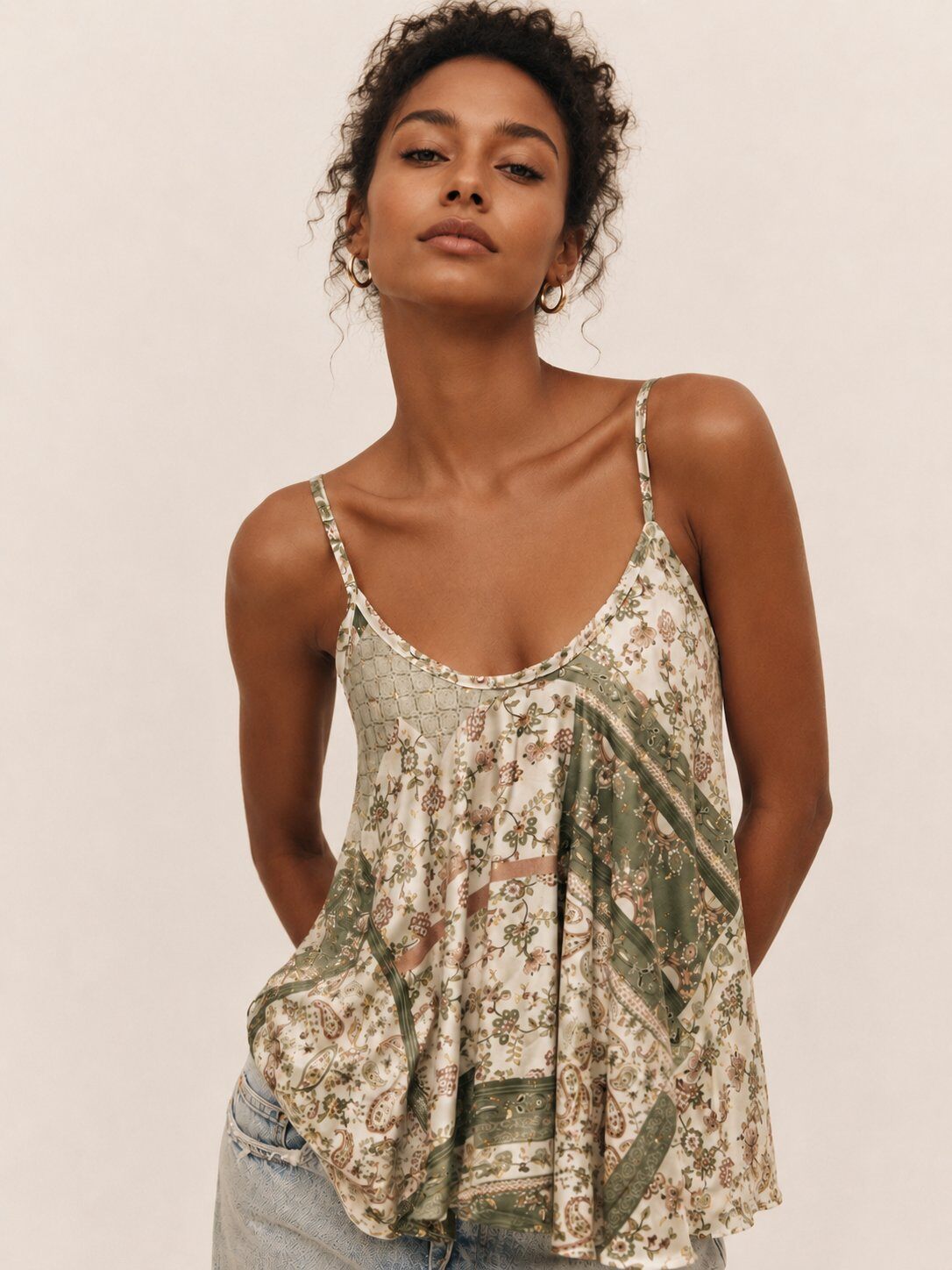 Wholesaler WAY WAY SRL - FLORAL PAISLEY PRINT RAYON VISCOSE TOP WITH METALLIC DETAILS